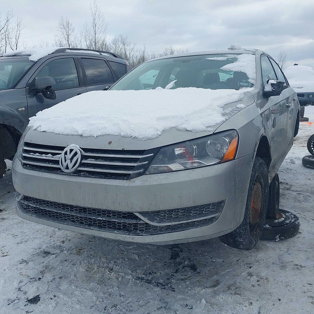 VOLKSWAGEN PASSAT 2012