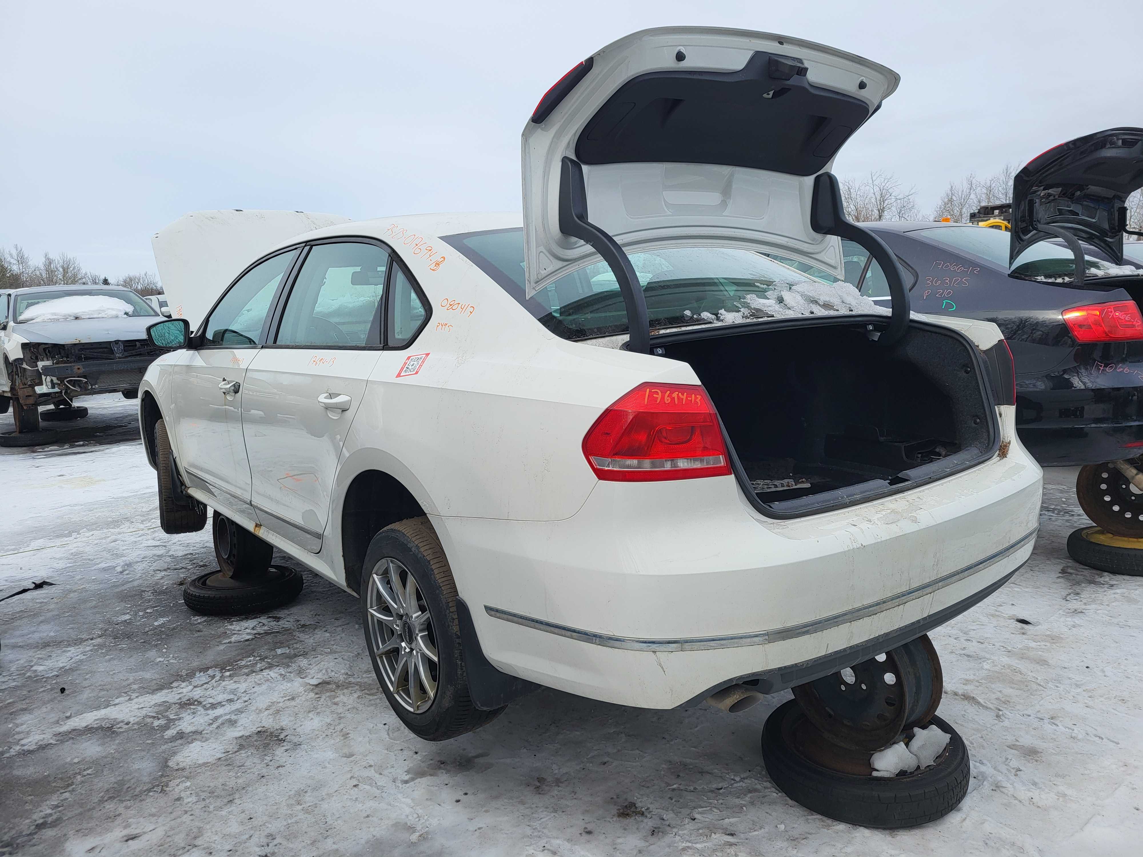 VOLKSWAGEN PASSAT 2013