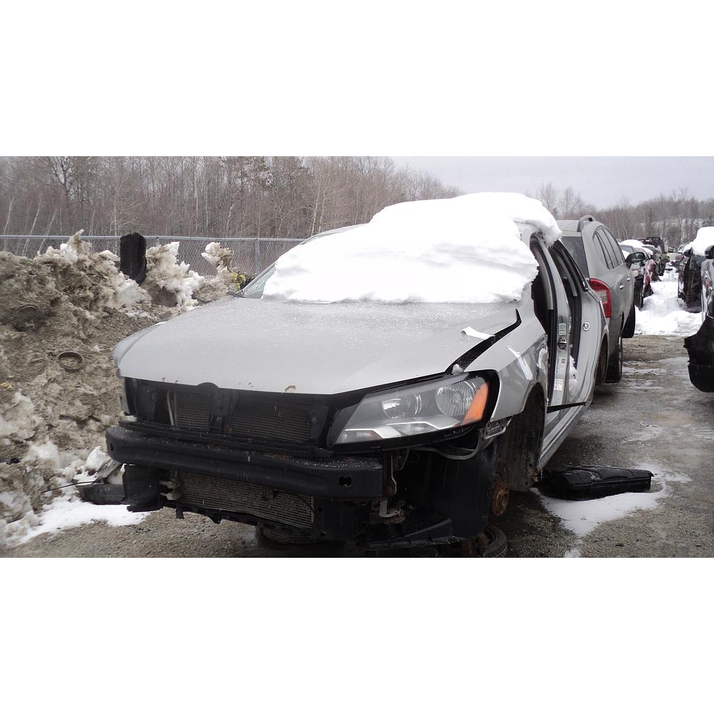 VOLKSWAGEN PASSAT 2013