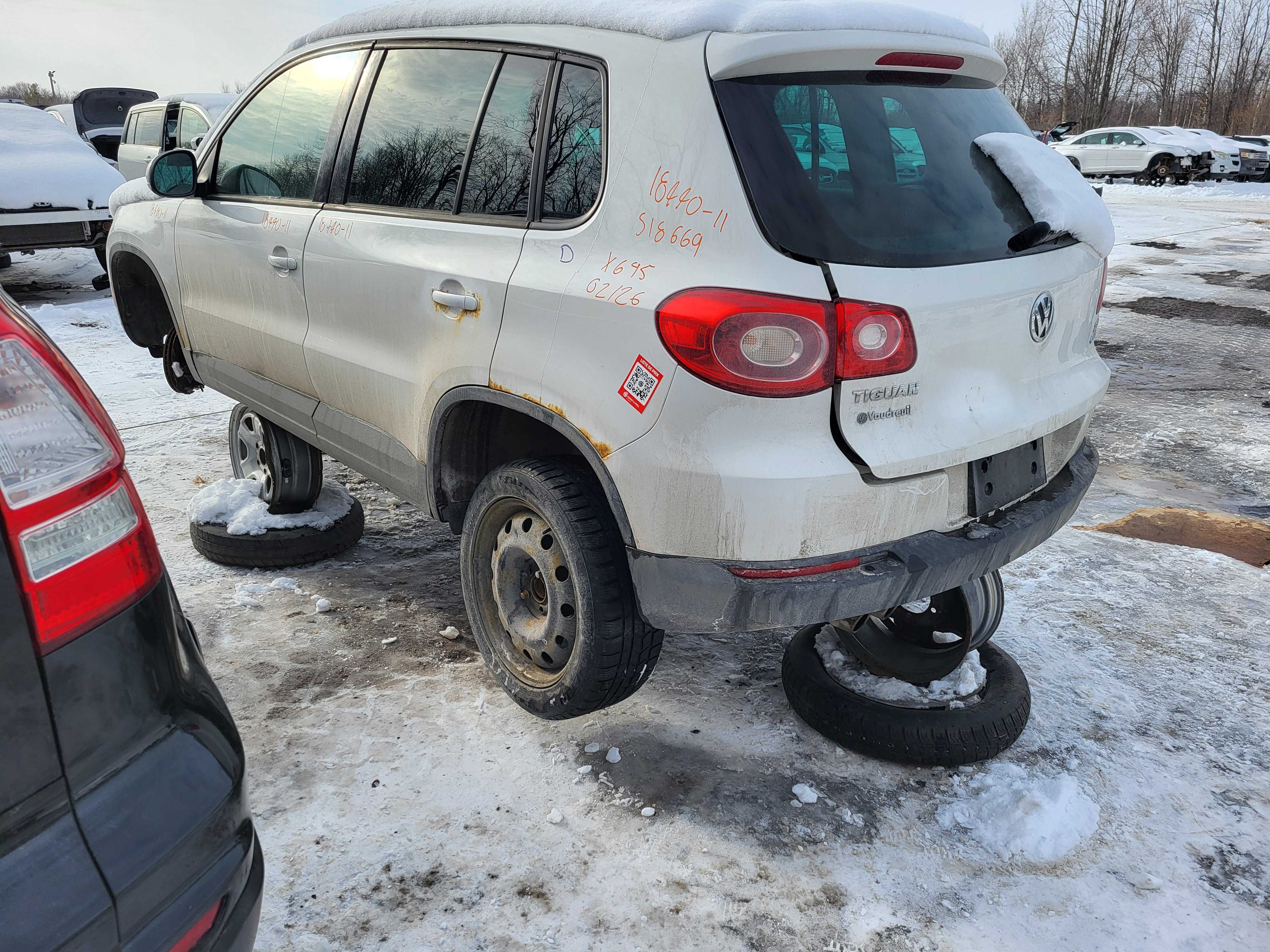 VOLKSWAGEN TIGUAN 2011