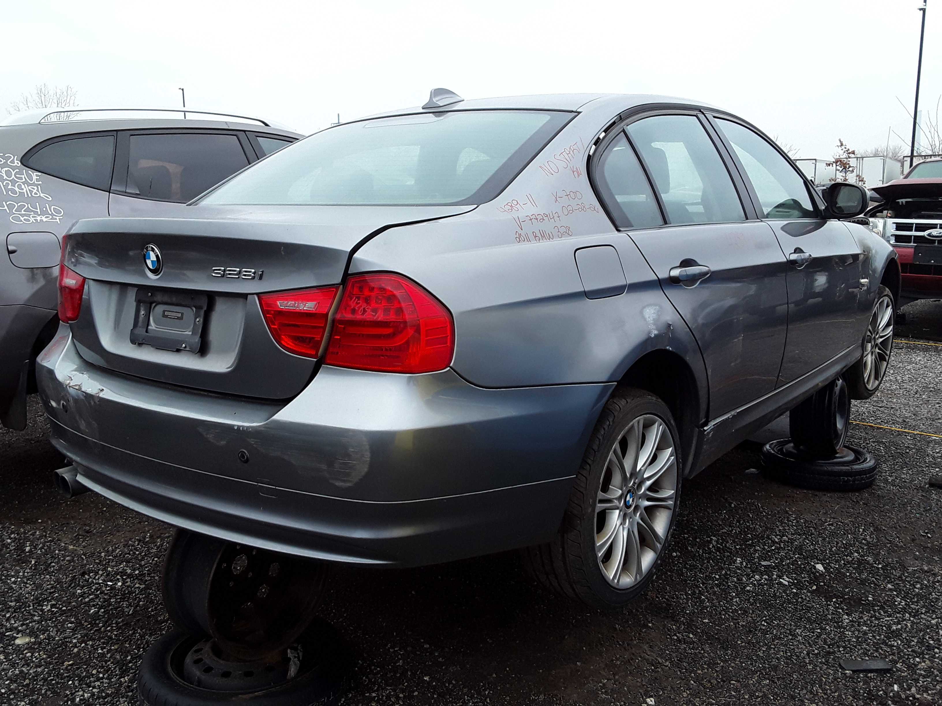 BMW 328 2011