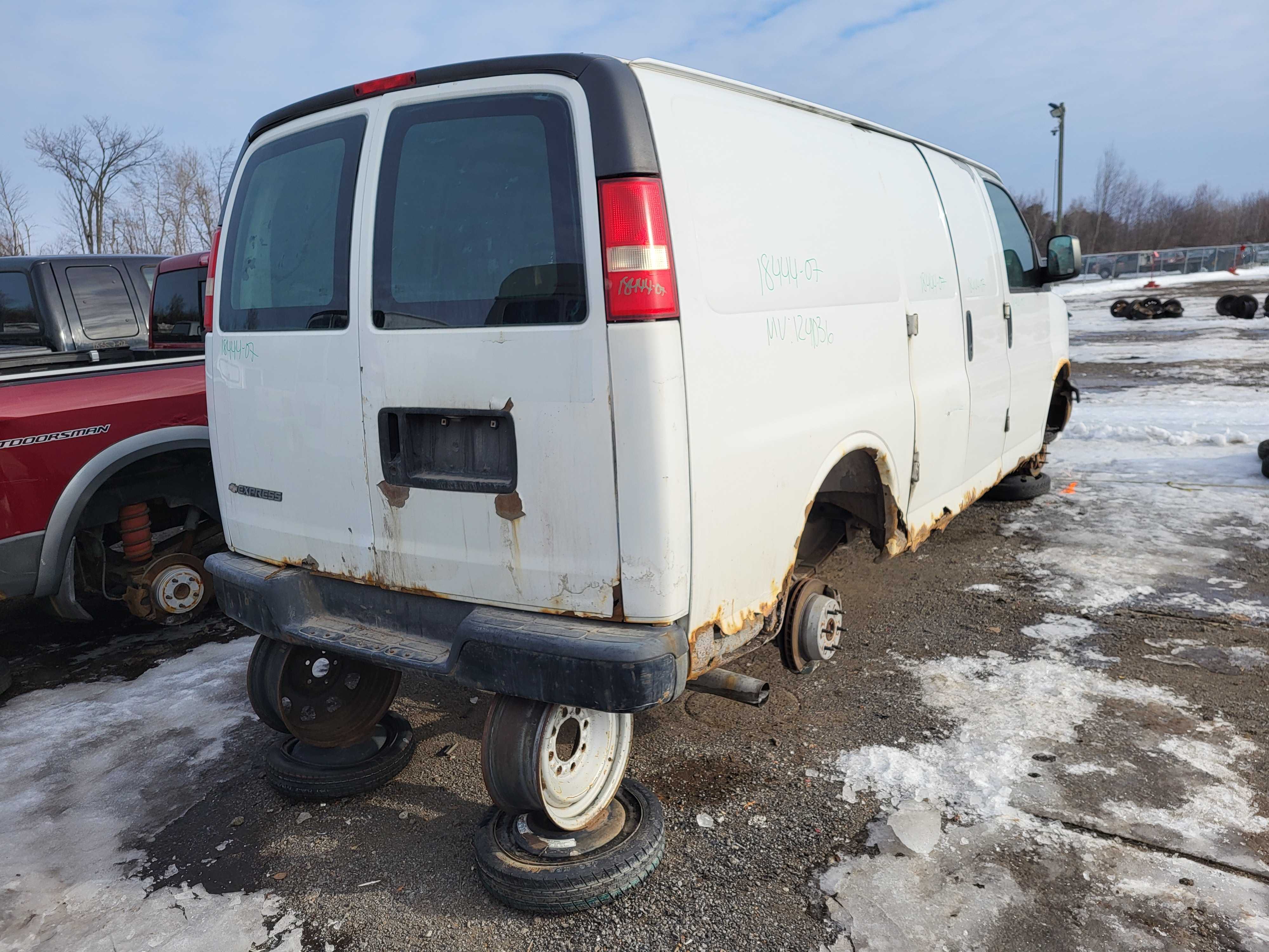 CHEVROLET EXPRESS VAN 2007