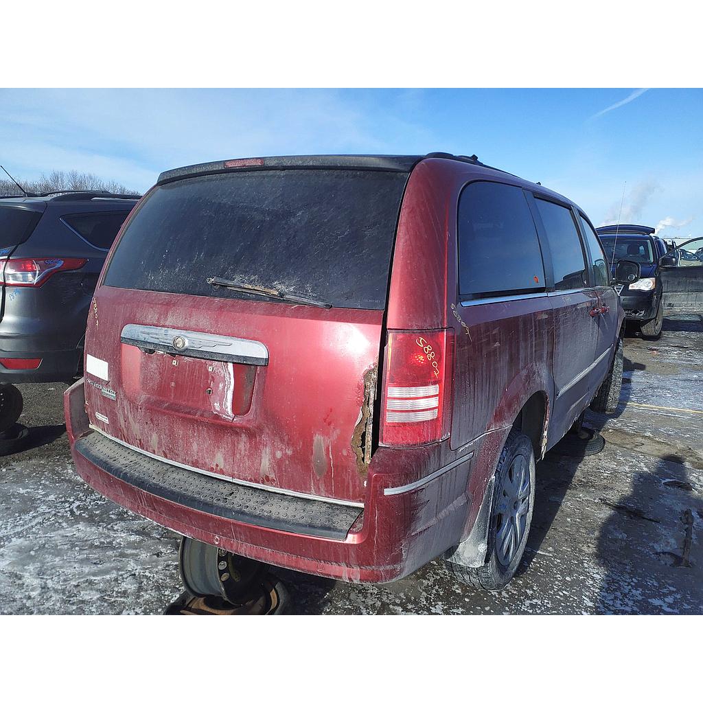 CHRYSLER TOWN &amp; COUNTRY 2010