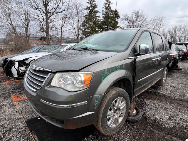 CHRYSLER TOWN &amp; COUNTRY 2010