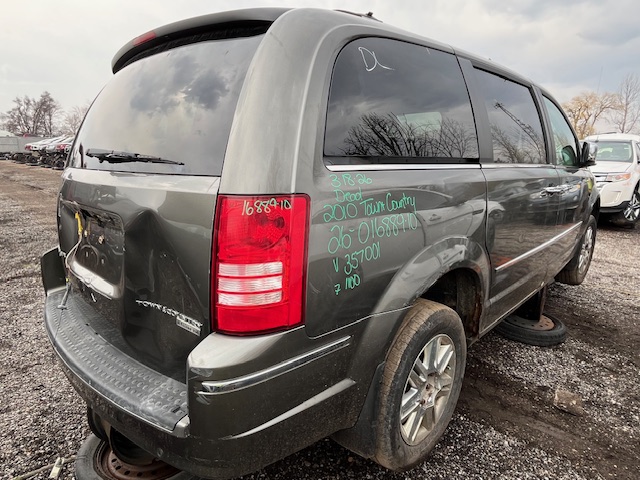 CHRYSLER TOWN &amp; COUNTRY 2010