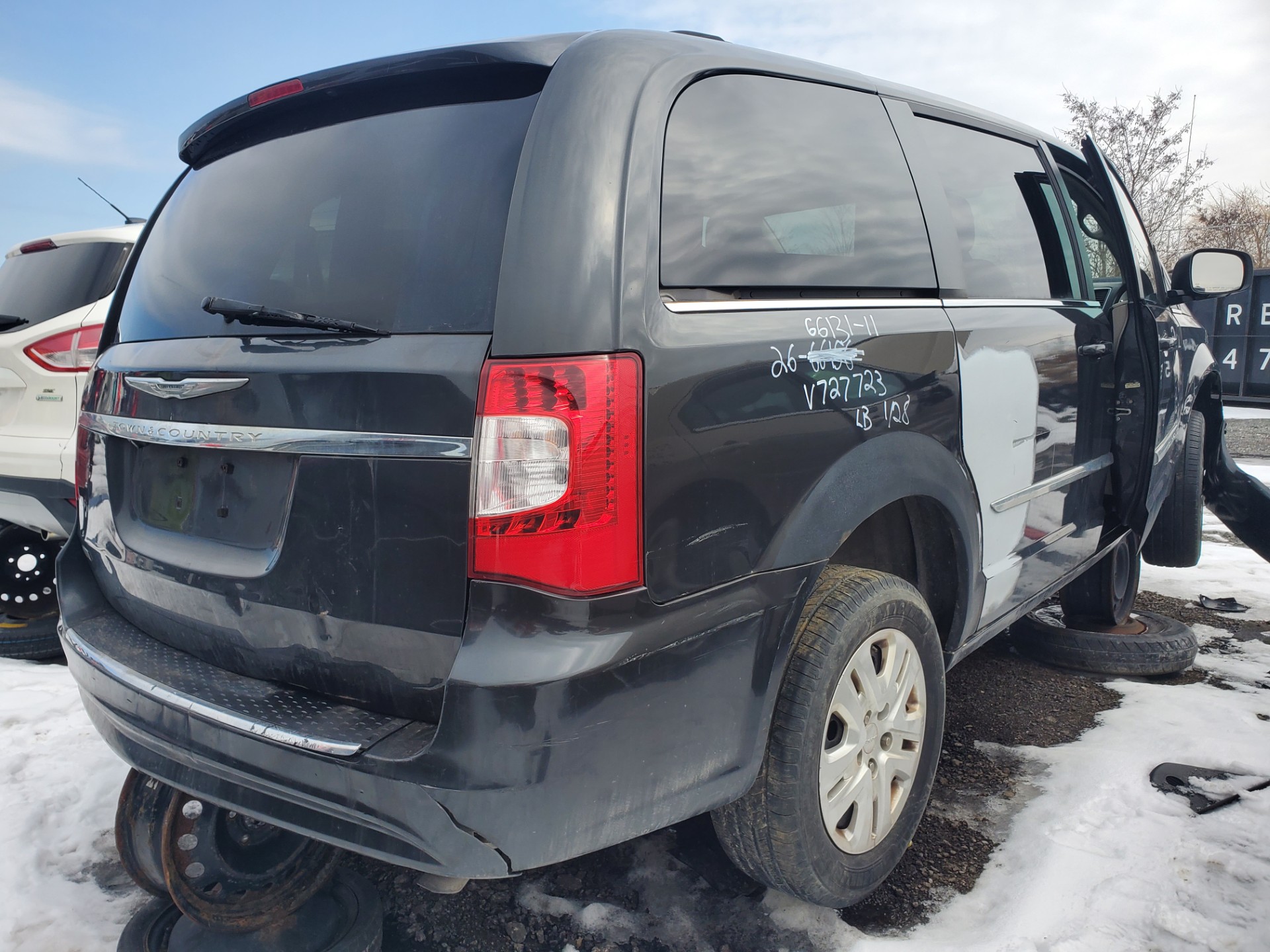 CHRYSLER TOWN &amp; COUNTRY 2011