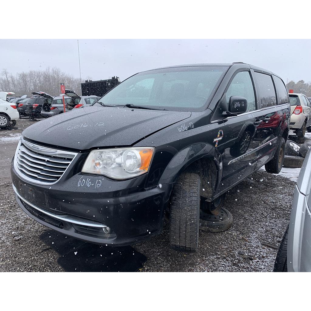 CHRYSLER TOWN &amp; COUNTRY 2012