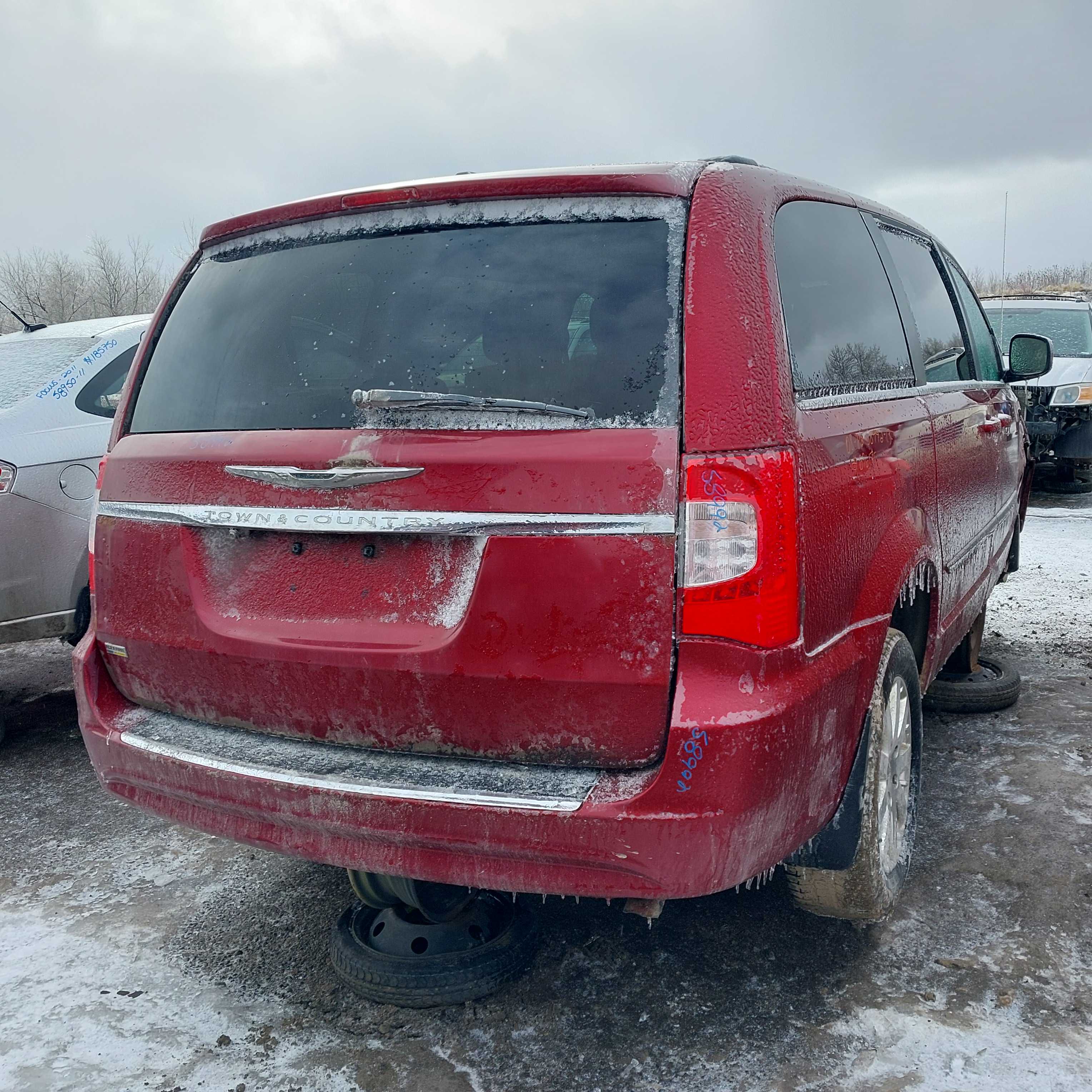 CHRYSLER TOWN &amp; COUNTRY 2013
