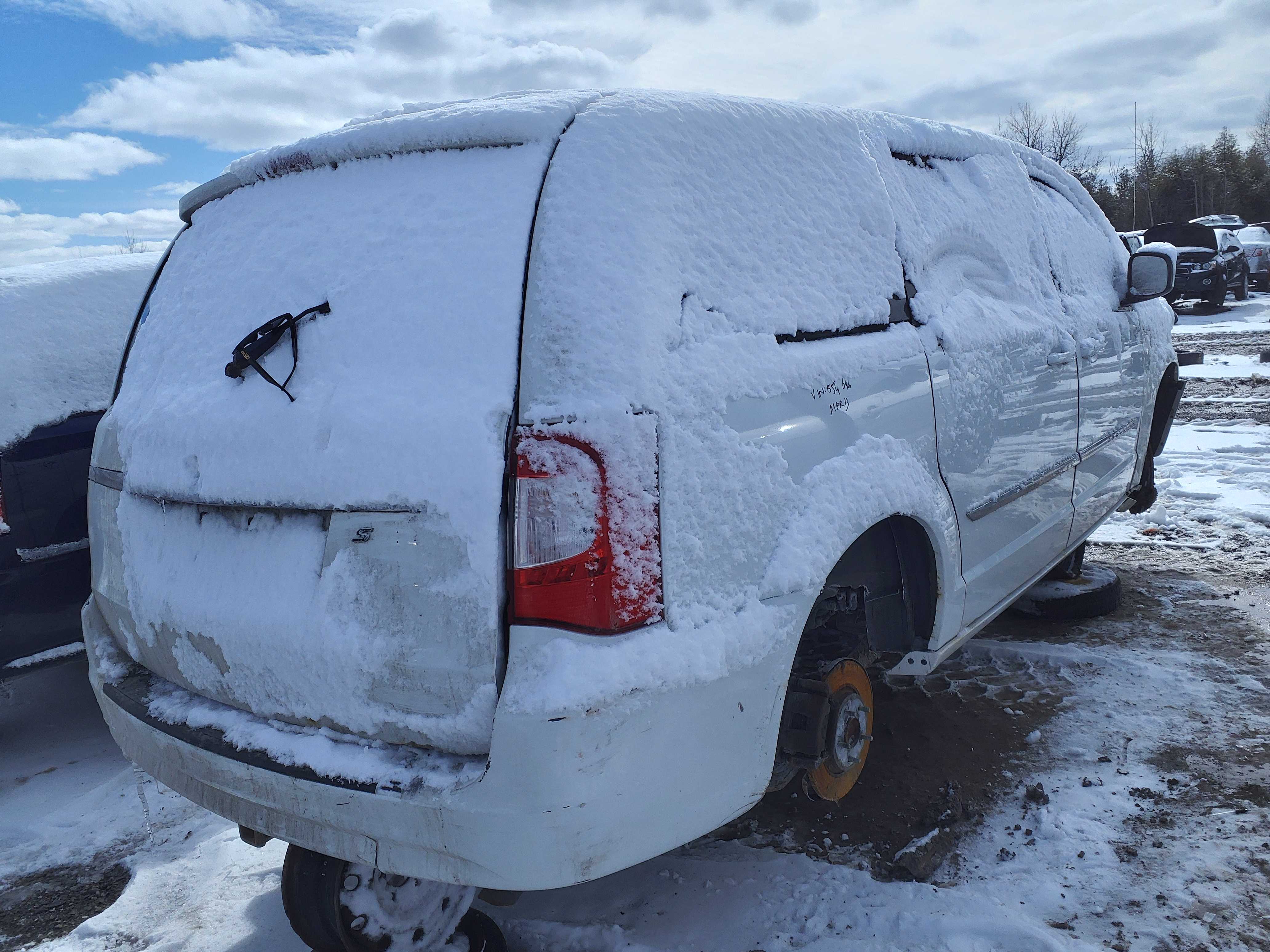 CHRYSLER TOWN &amp; COUNTRY 2015