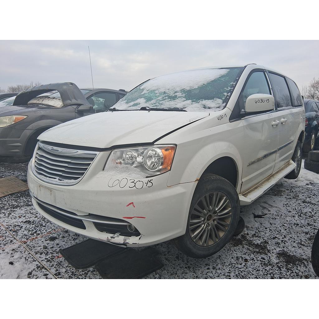 CHRYSLER TOWN &amp; COUNTRY 2015