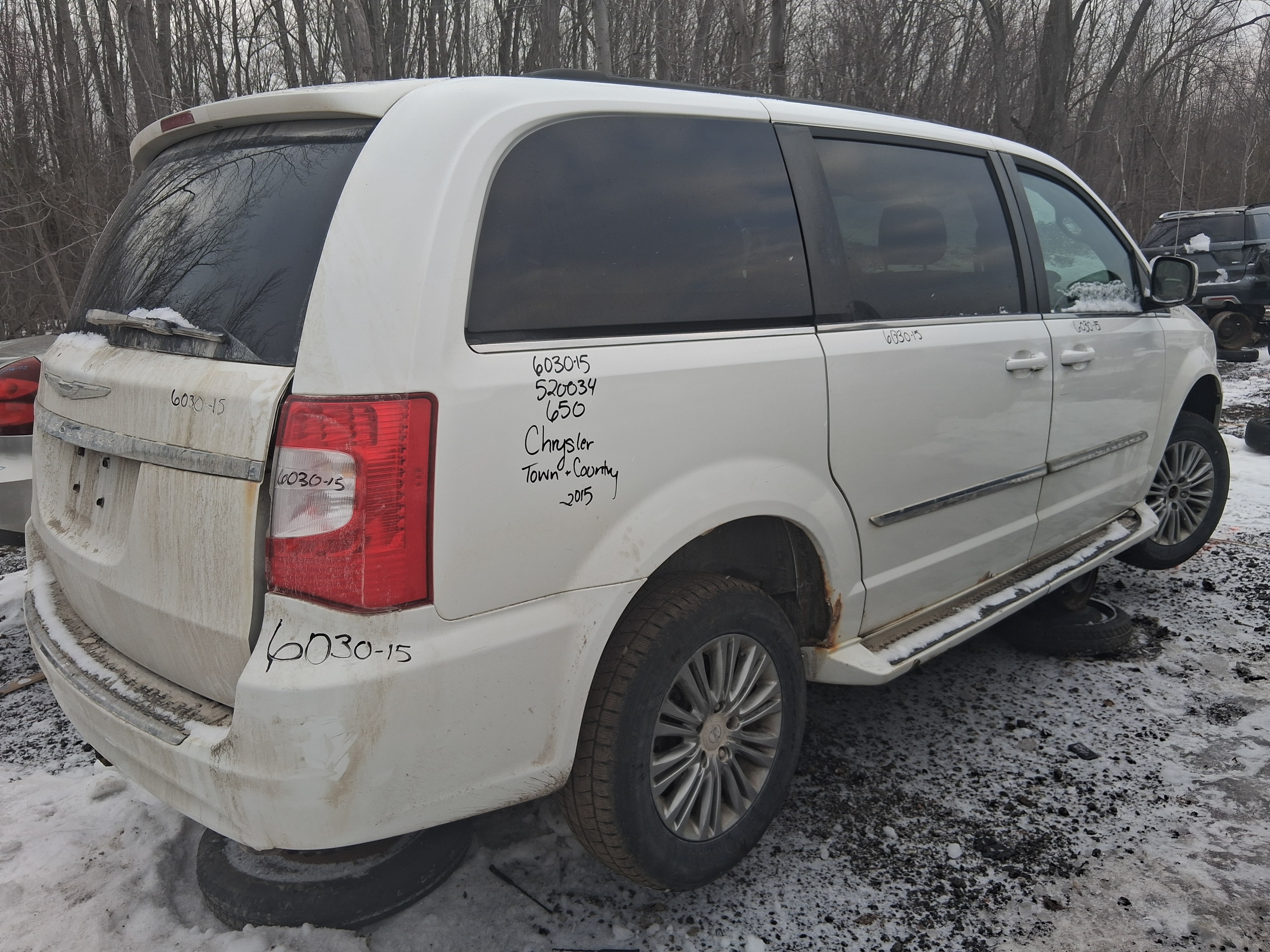 CHRYSLER TOWN &amp; COUNTRY 2015