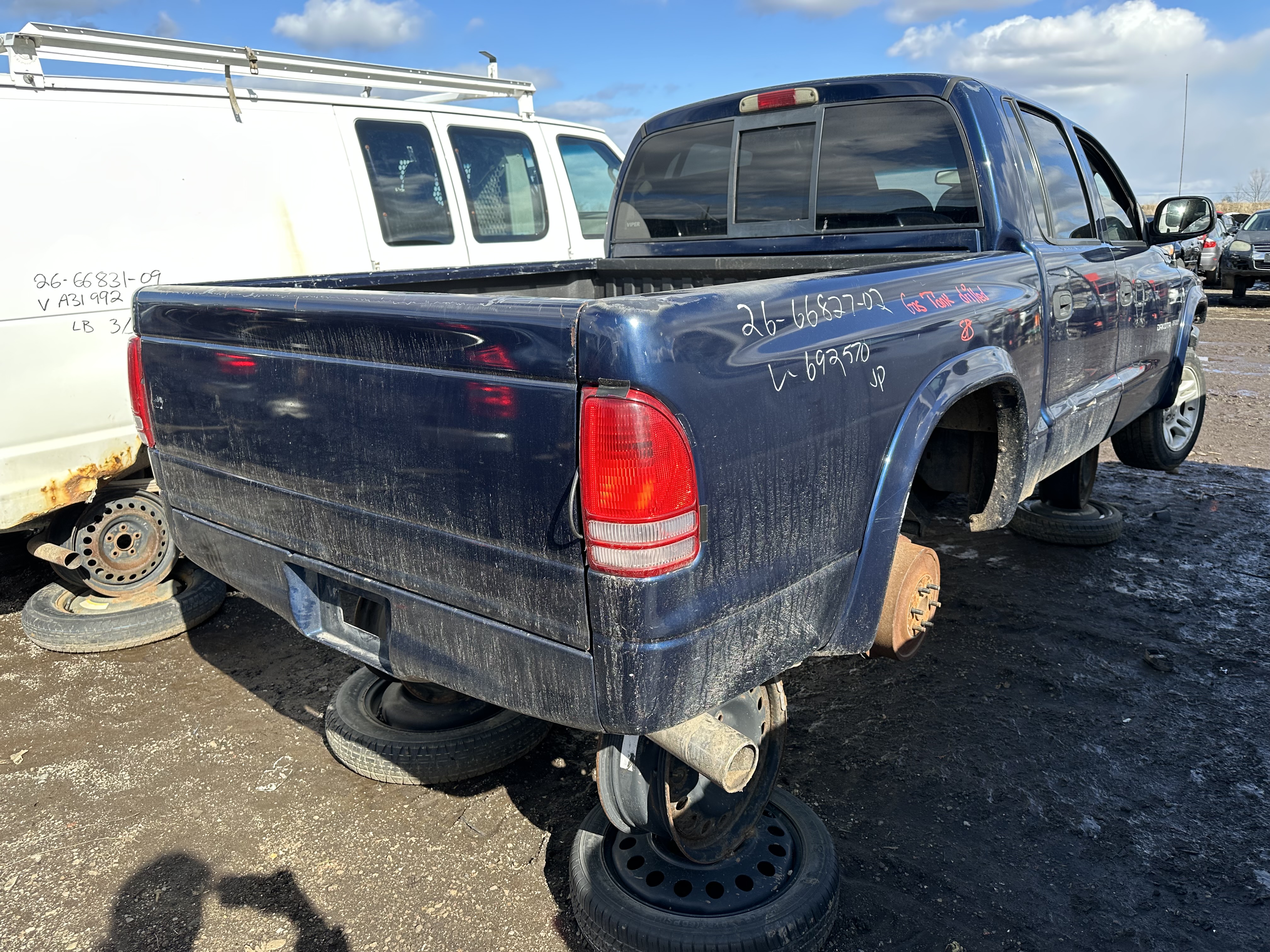 DODGE DAKOTA 2002