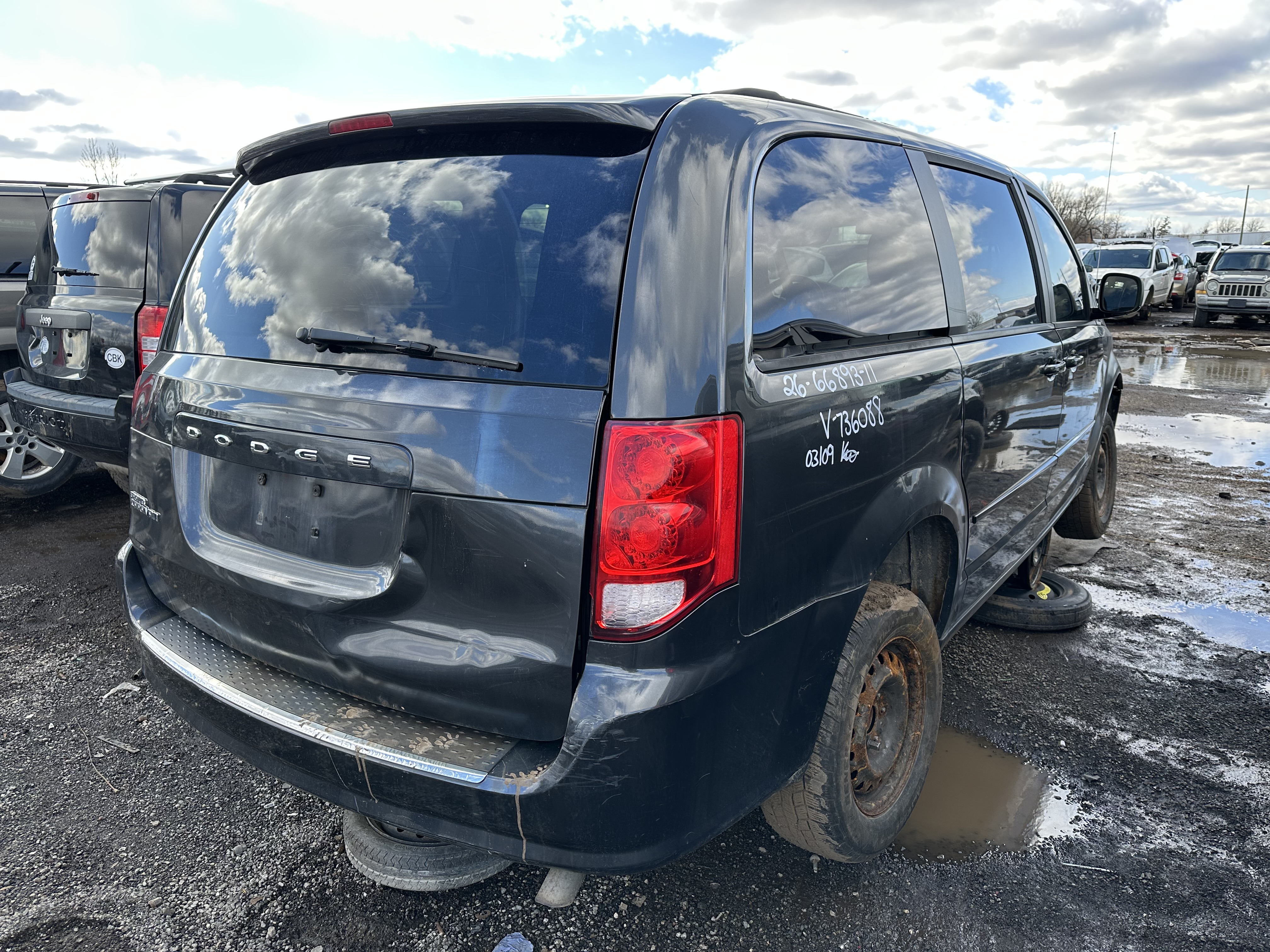 DODGE GRAND CARAVAN 2011