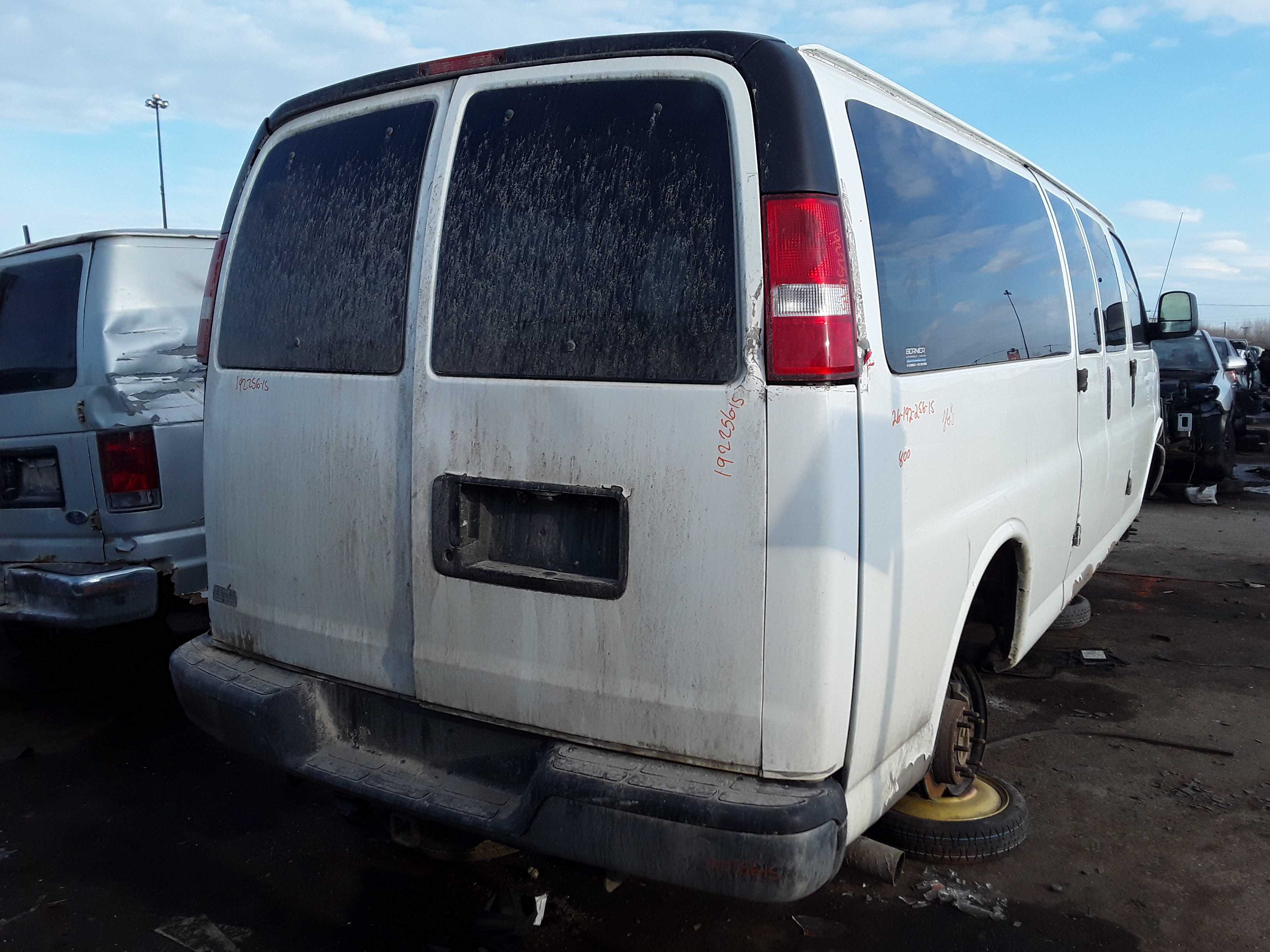 GMC SAVANA CARGO 2015