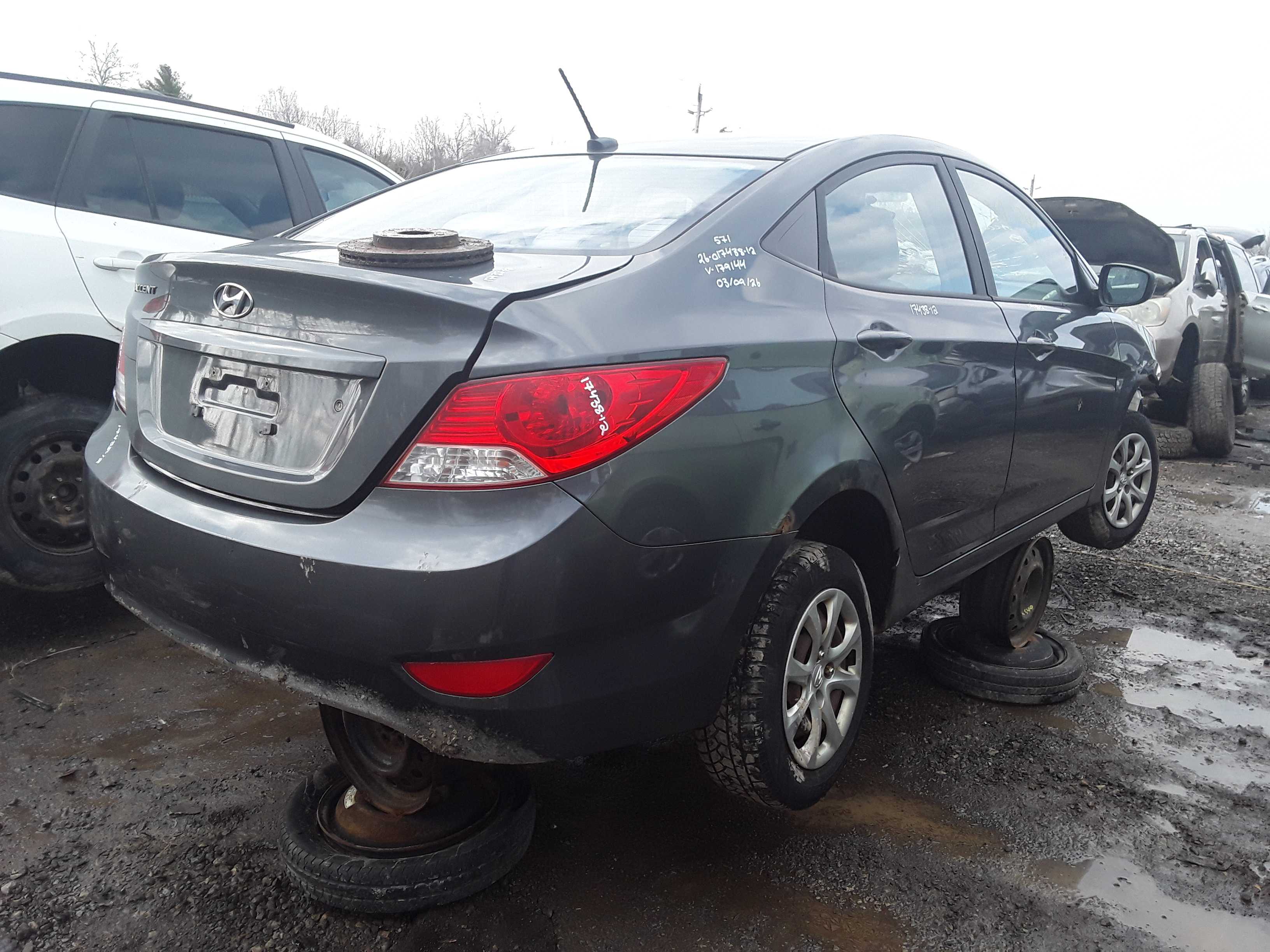 HYUNDAI ACCENT 2012