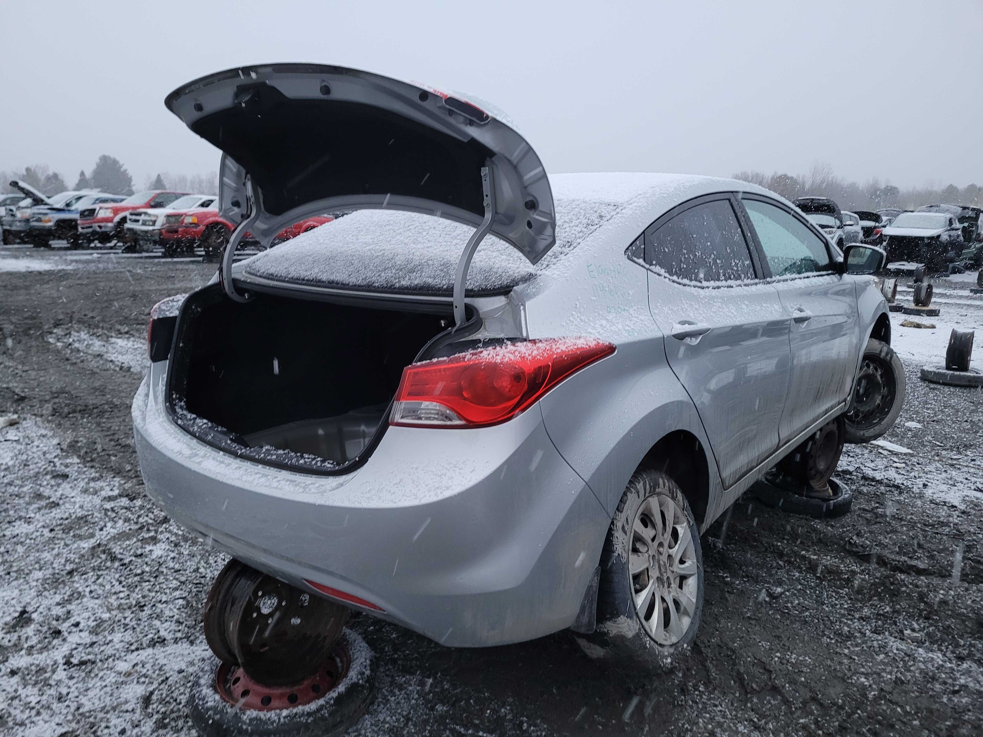 HYUNDAI ELANTRA 2012