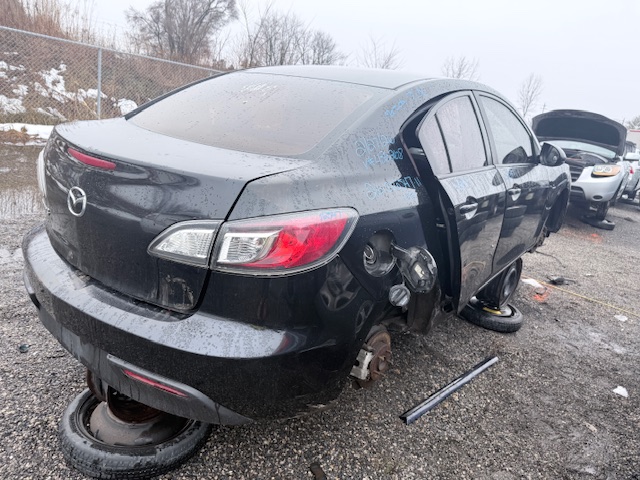MAZDA MAZDA3 2011