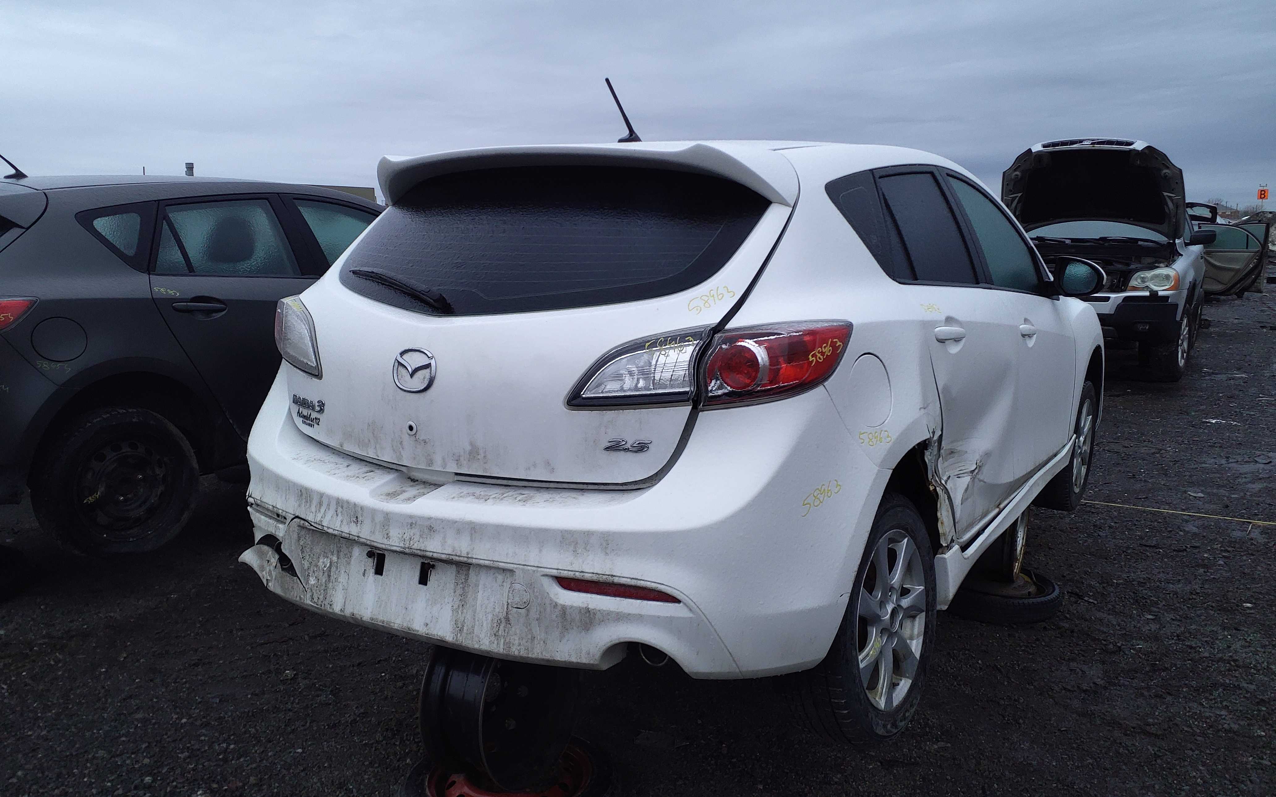 MAZDA MAZDA3 2011