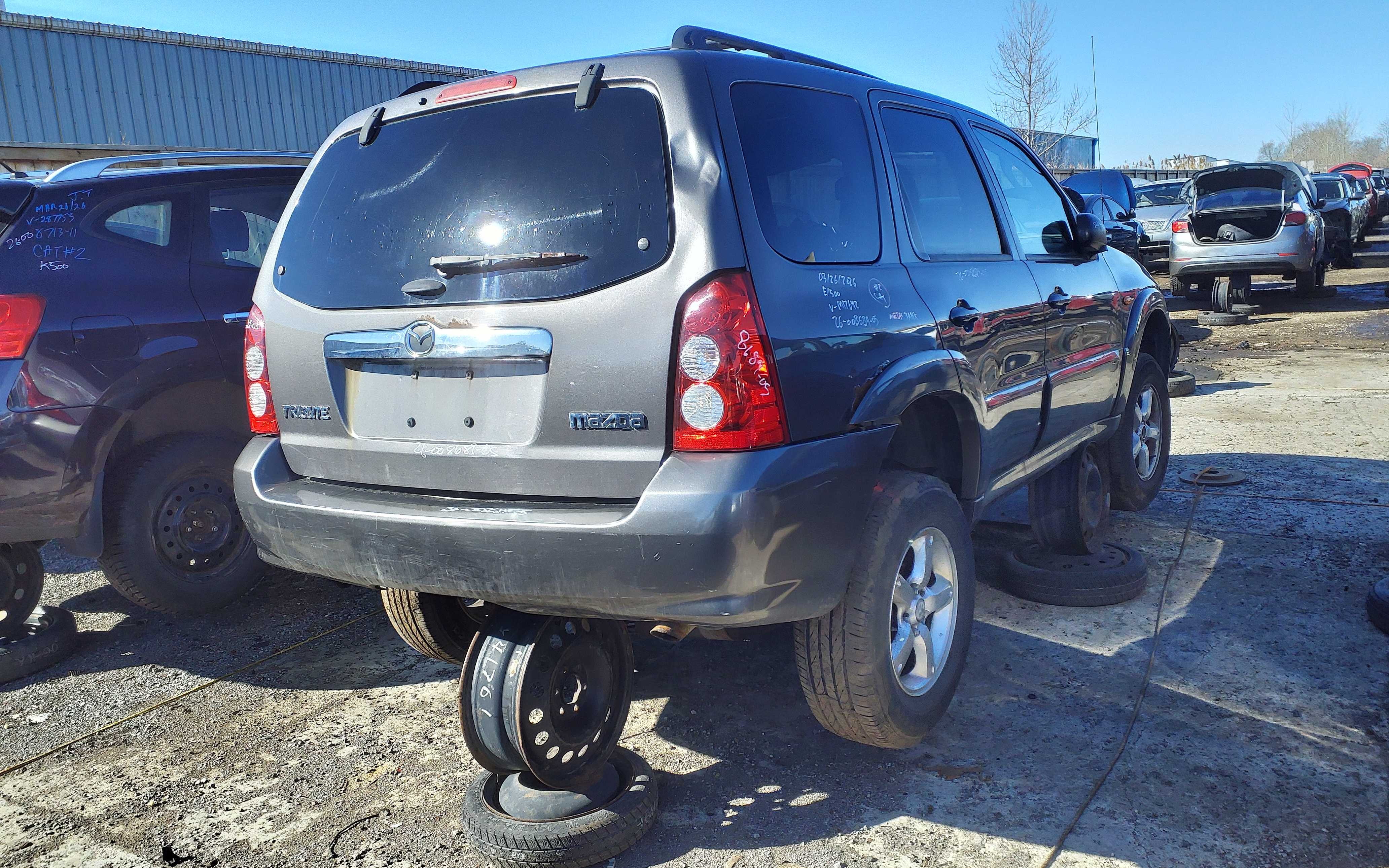 MAZDA TRIBUTE 2005