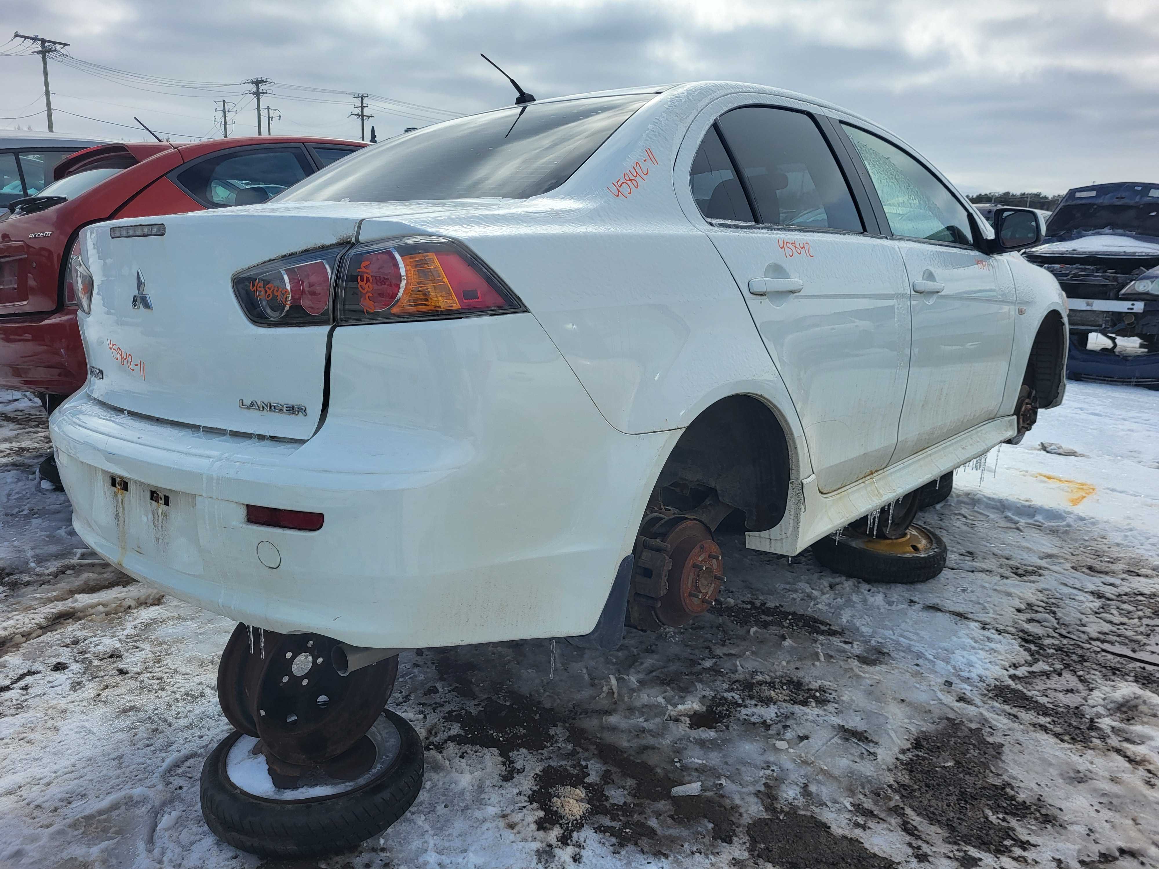 MITSUBISHI LANCER 2011