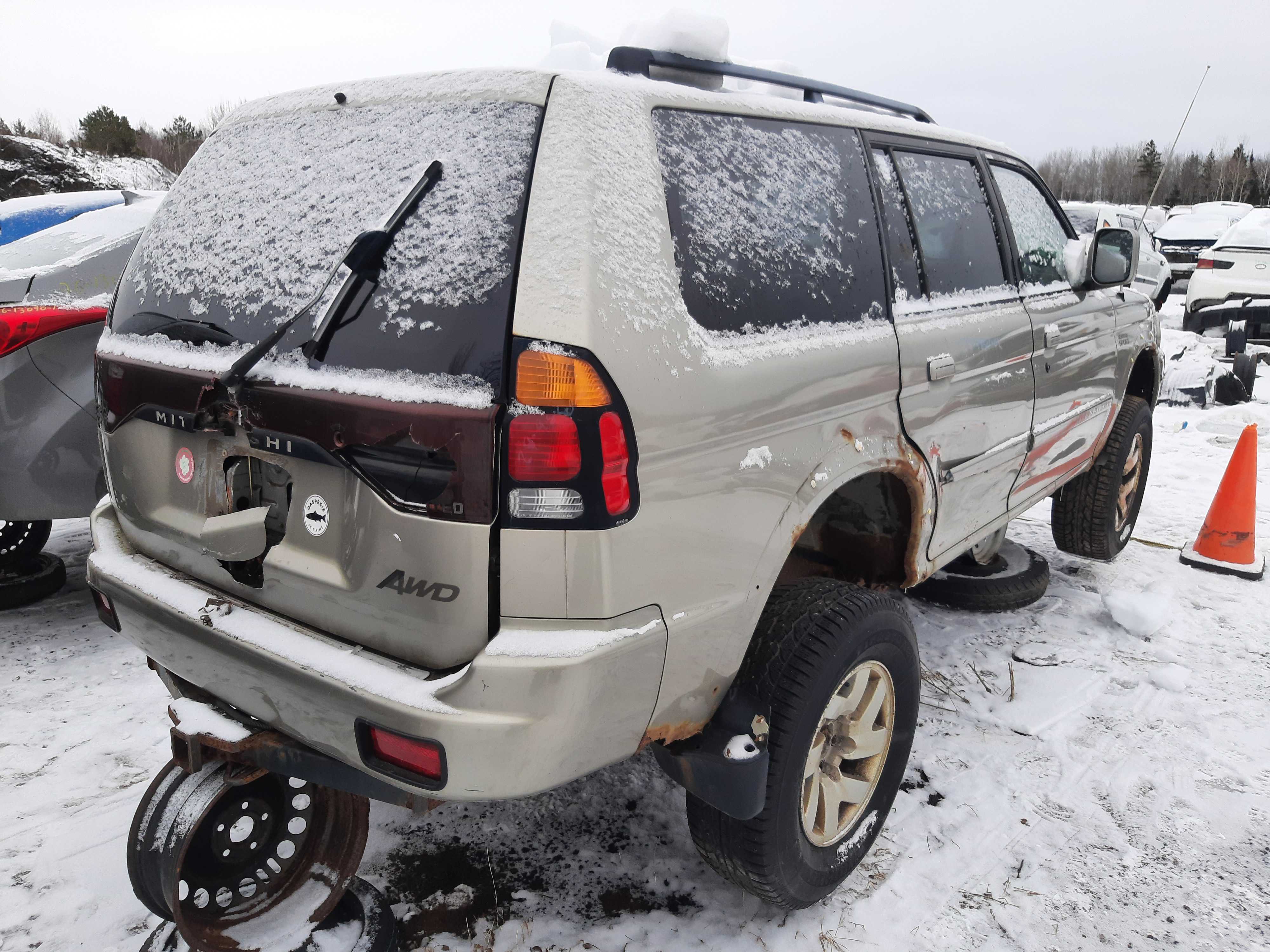 MITSUBISHI MONTERO 2002