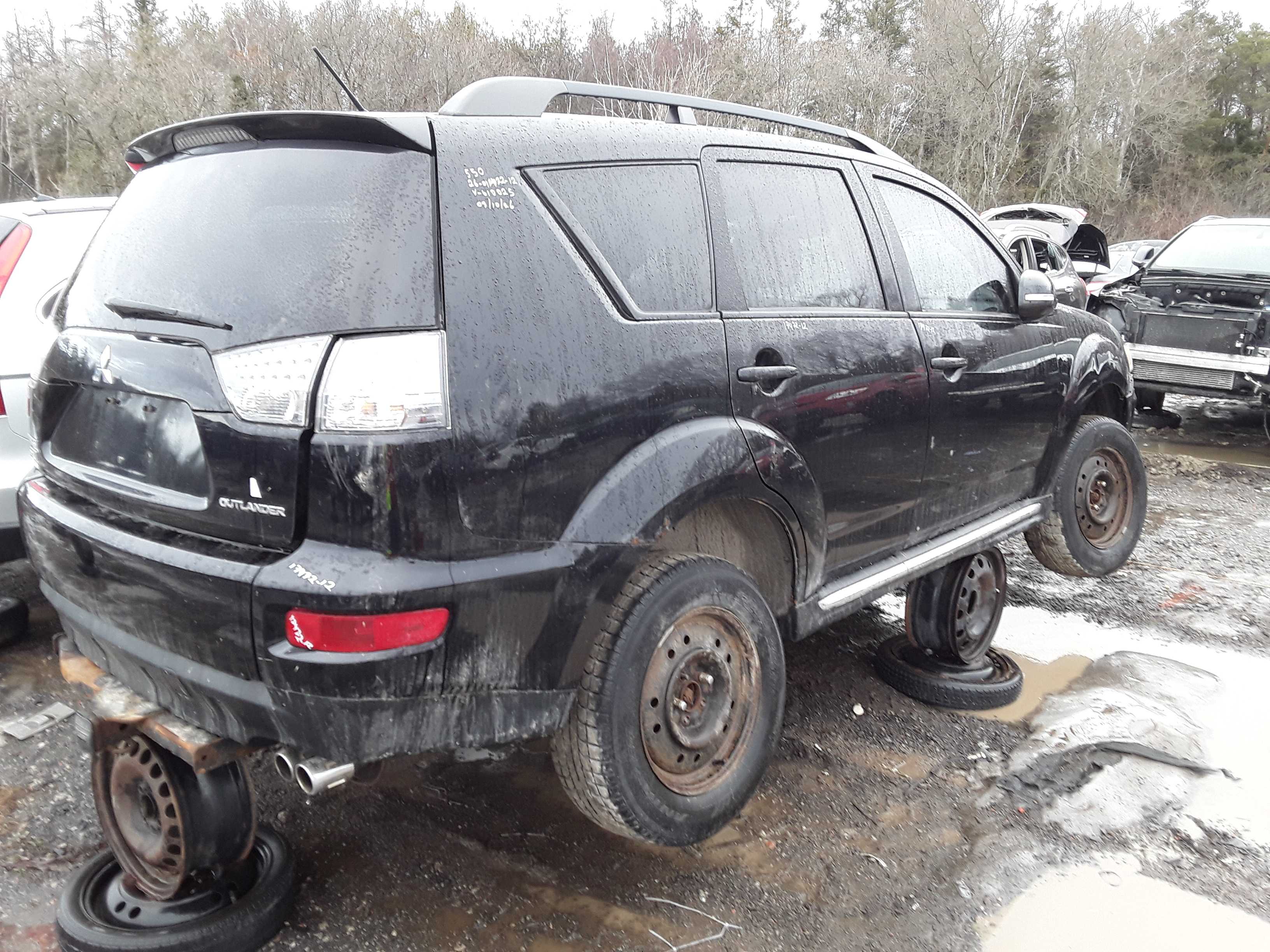 MITSUBISHI OUTLANDER 2012