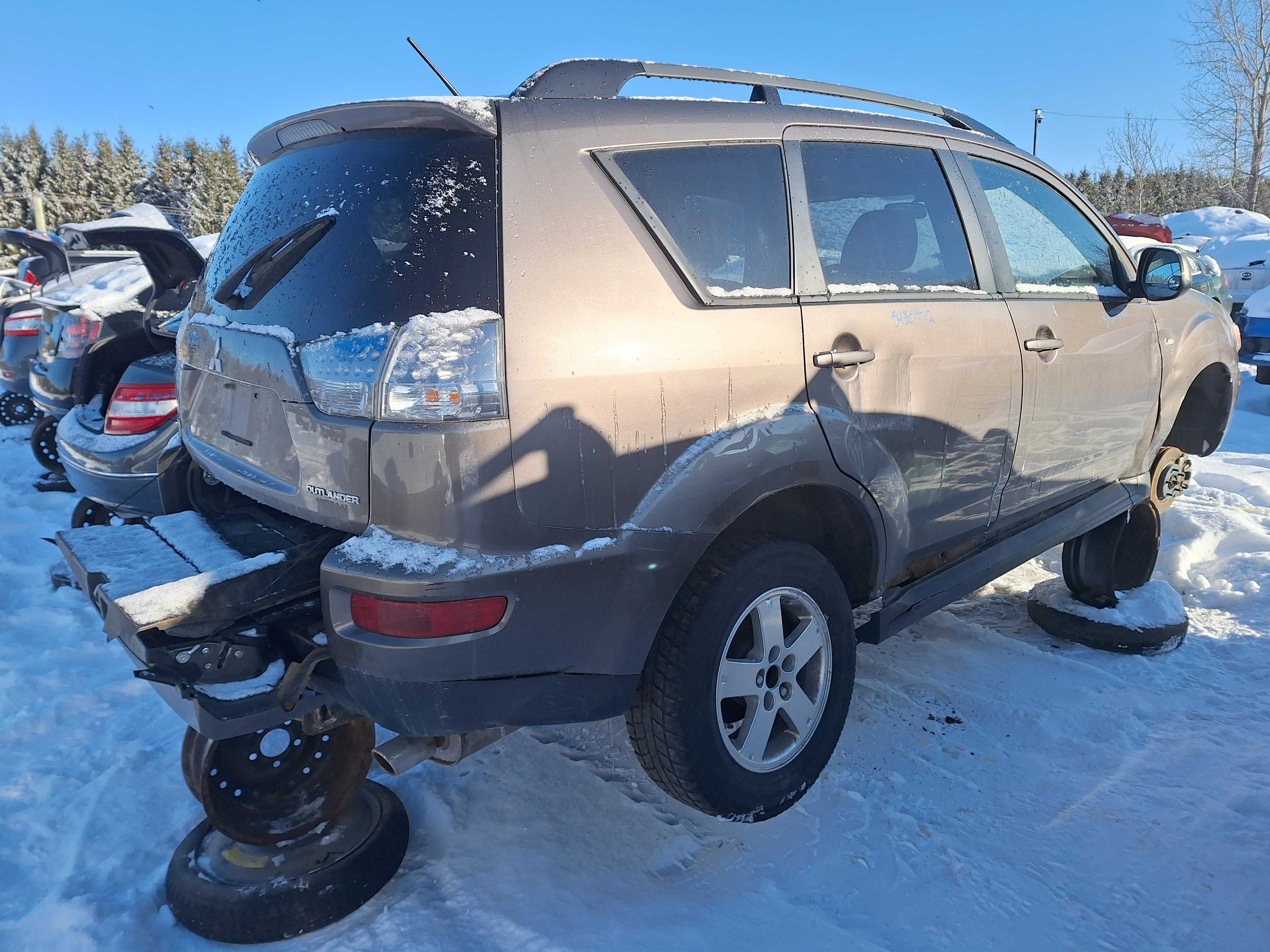 MITSUBISHI OUTLANDER 2012