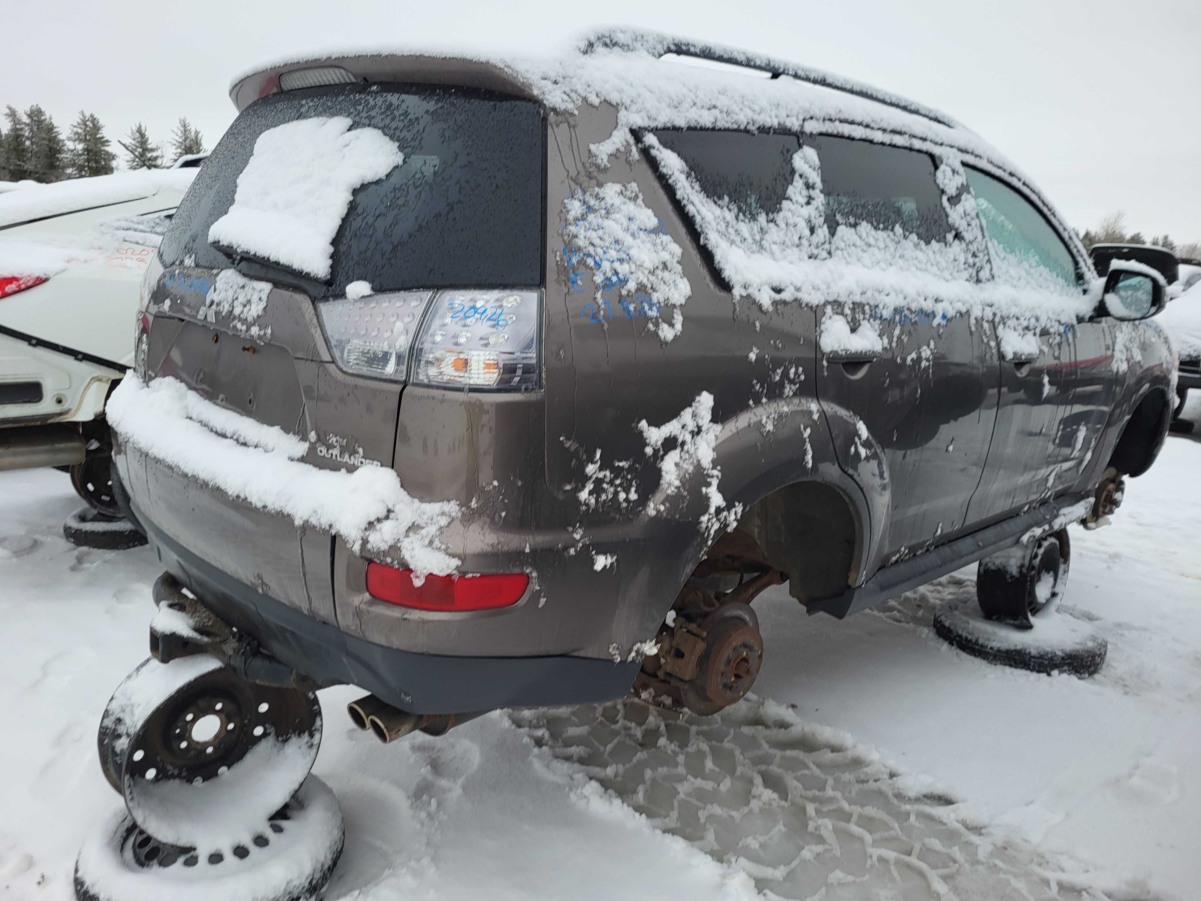 MITSUBISHI OUTLANDER 2012