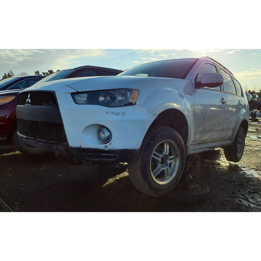 MITSUBISHI OUTLANDER 2013