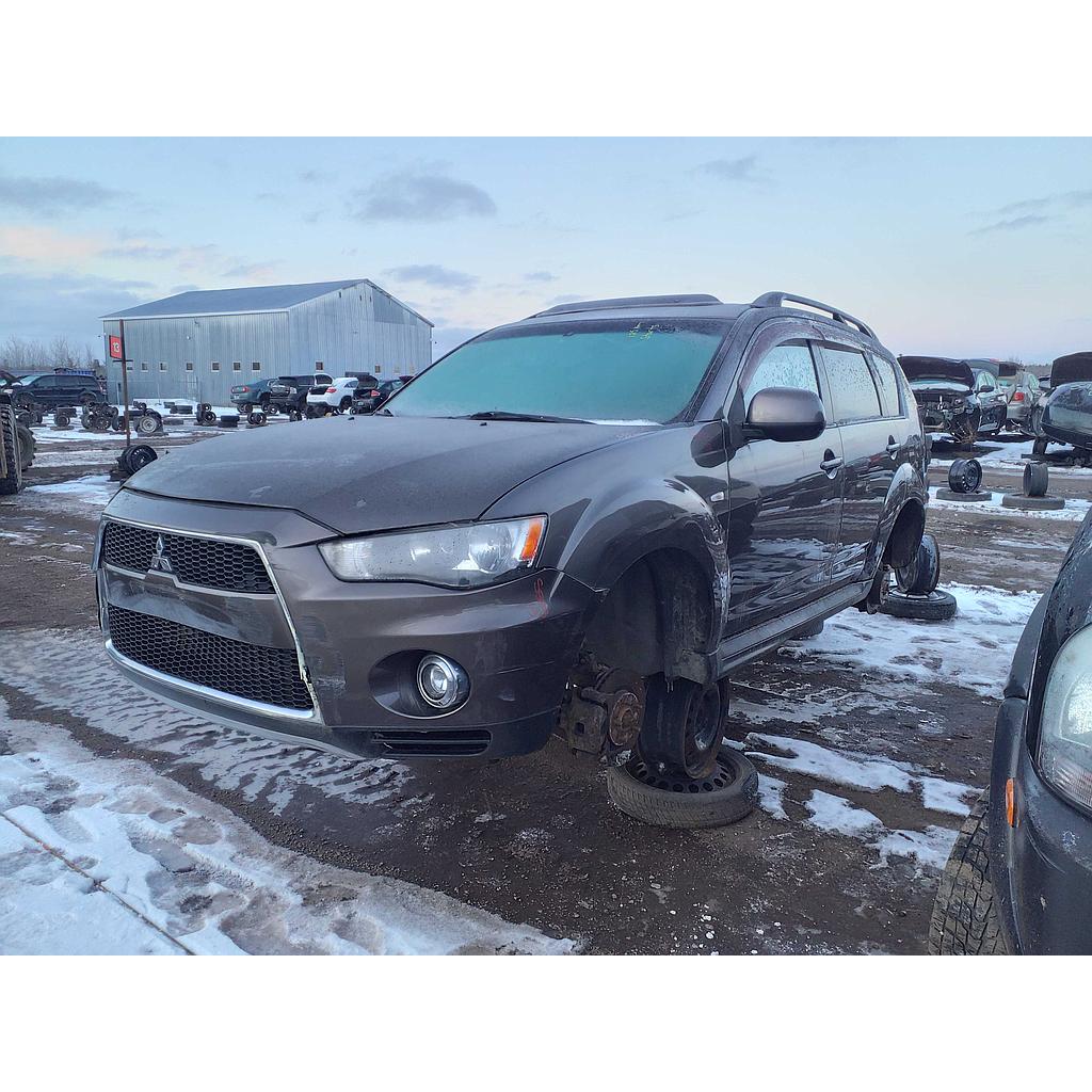 MITSUBISHI OUTLANDER 2013