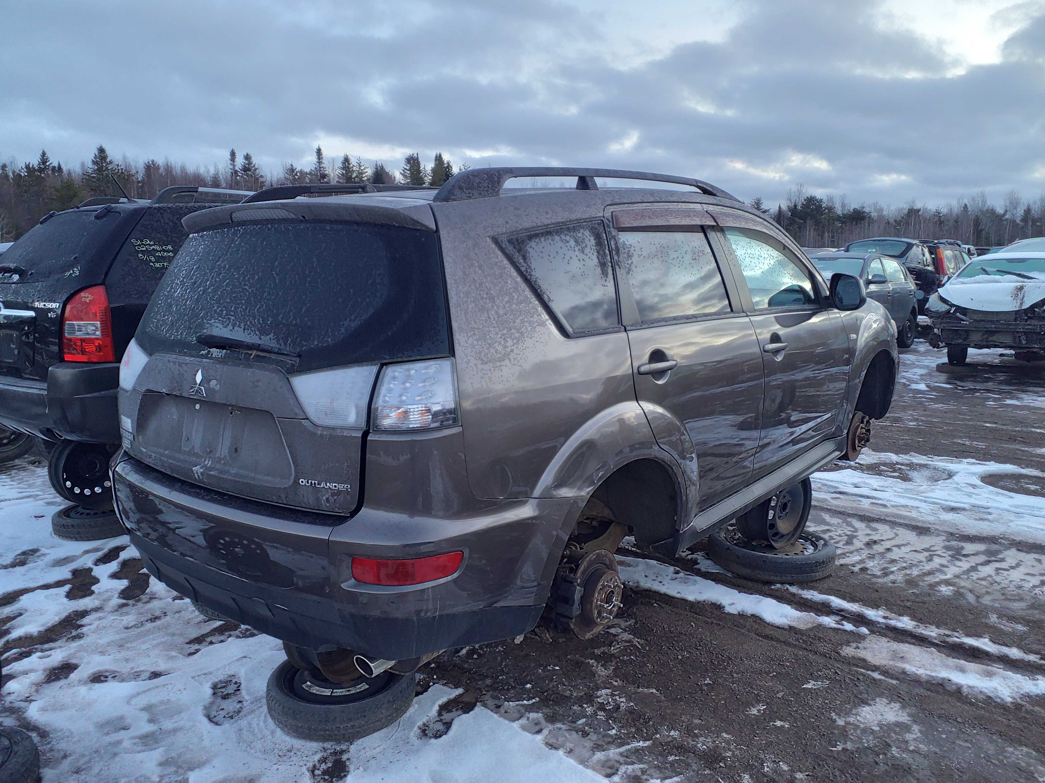 MITSUBISHI OUTLANDER 2013