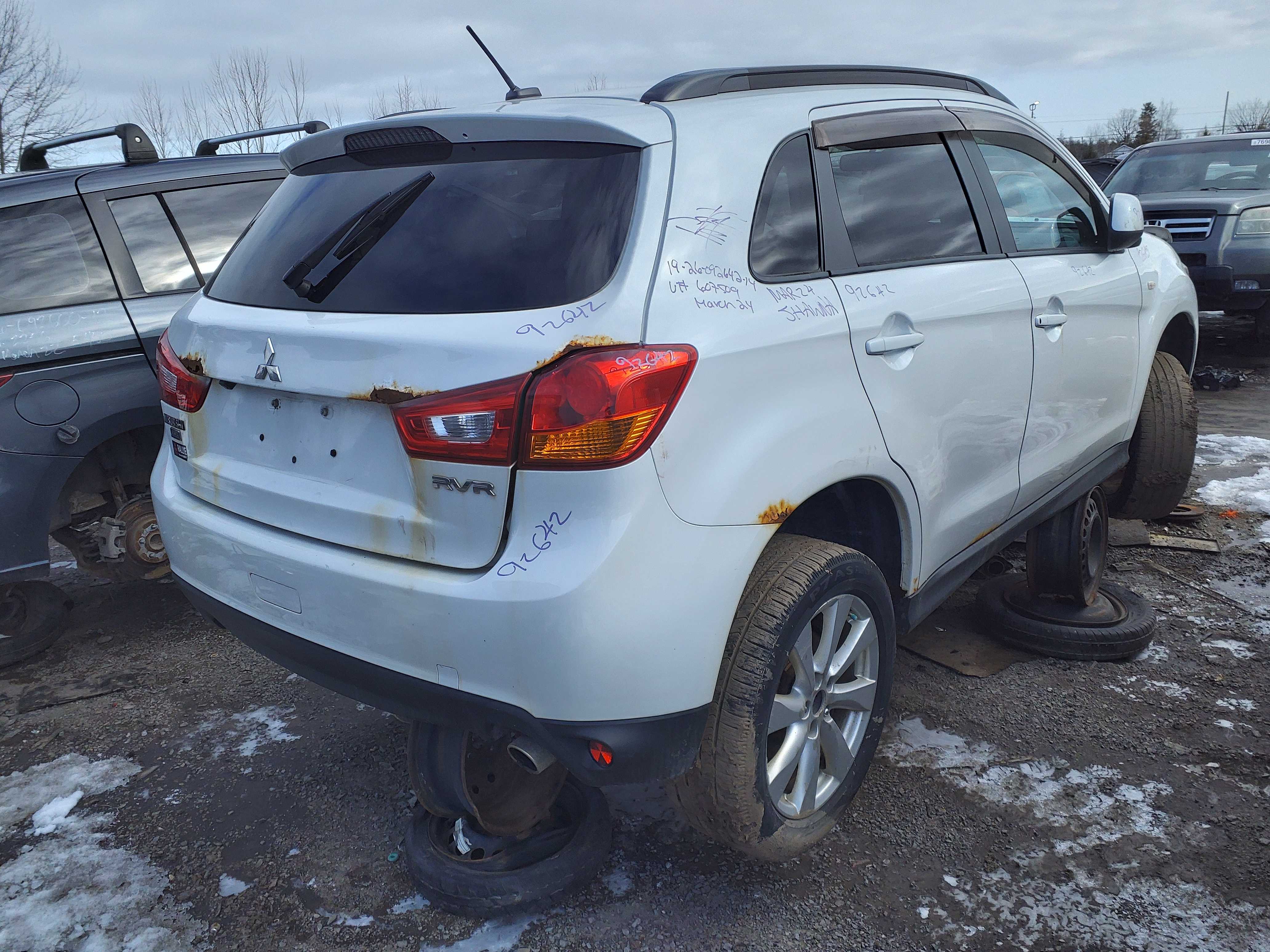 MITSUBISHI RVR 2014