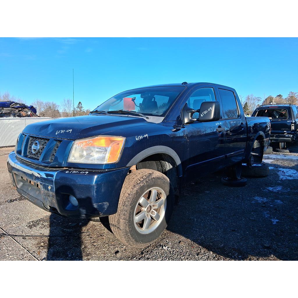 NISSAN TITAN 2009