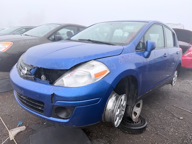 NISSAN VERSA 2010