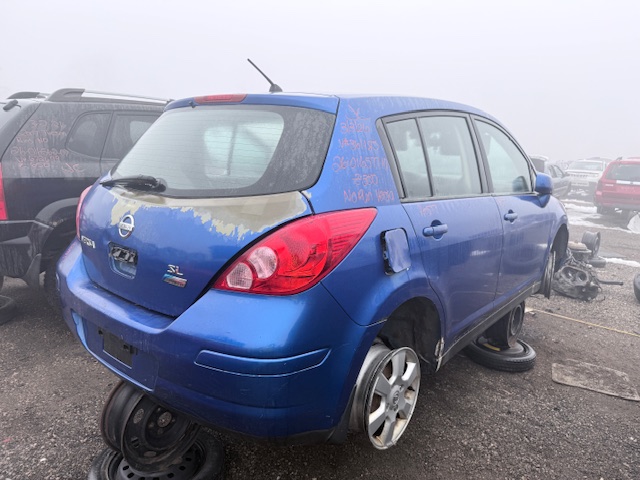 NISSAN VERSA 2010