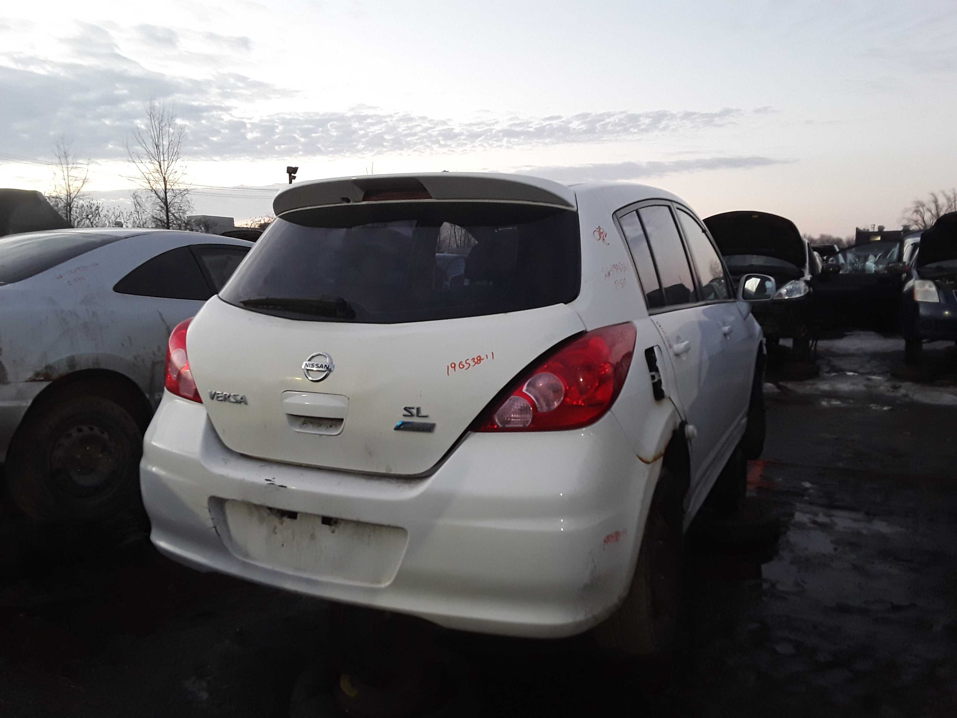 NISSAN VERSA 2011