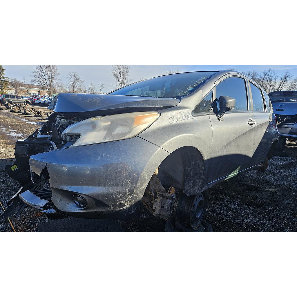 NISSAN VERSA 2016