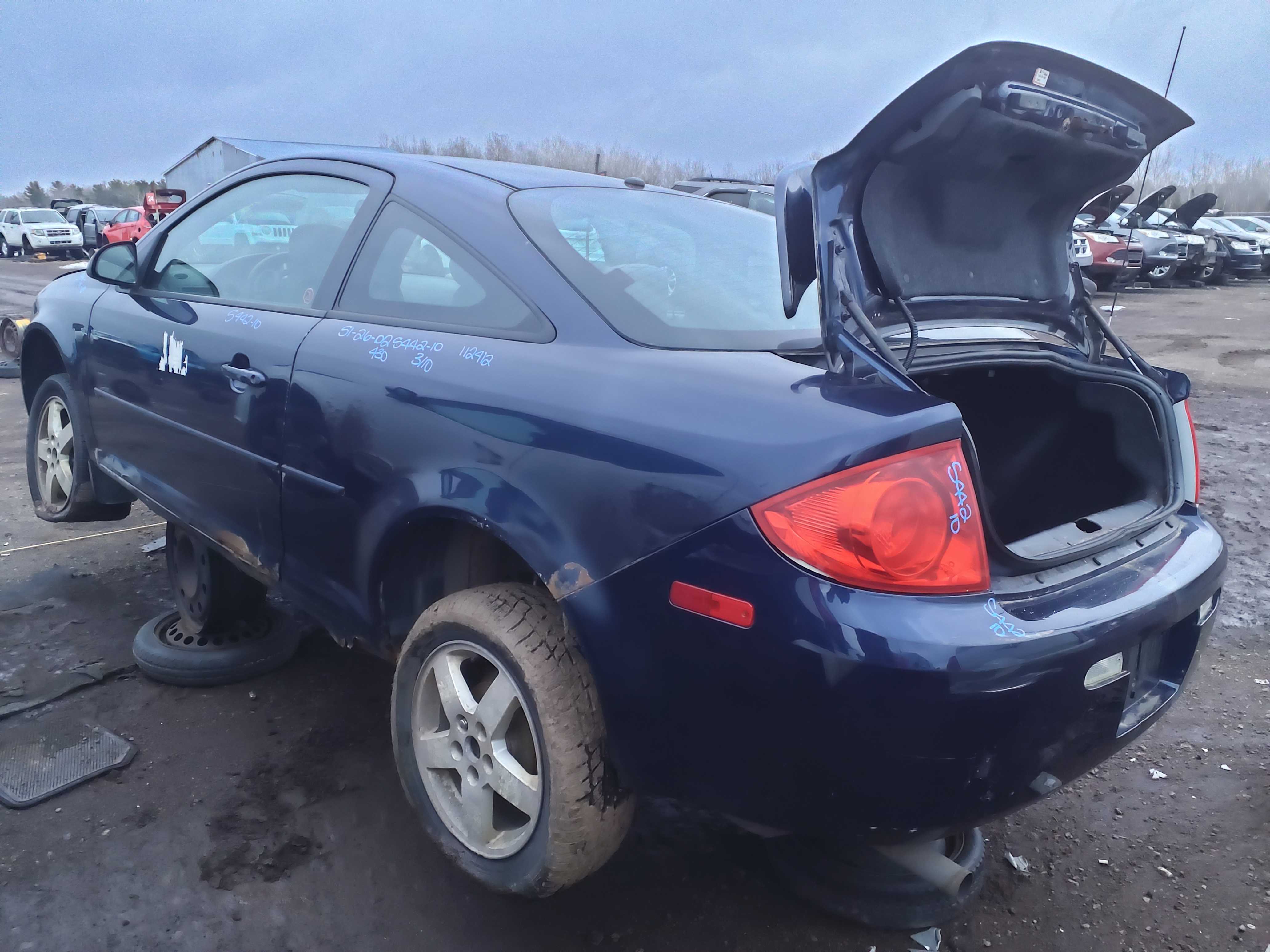 PONTIAC G5 BASE (US)/SE (CA) 2010