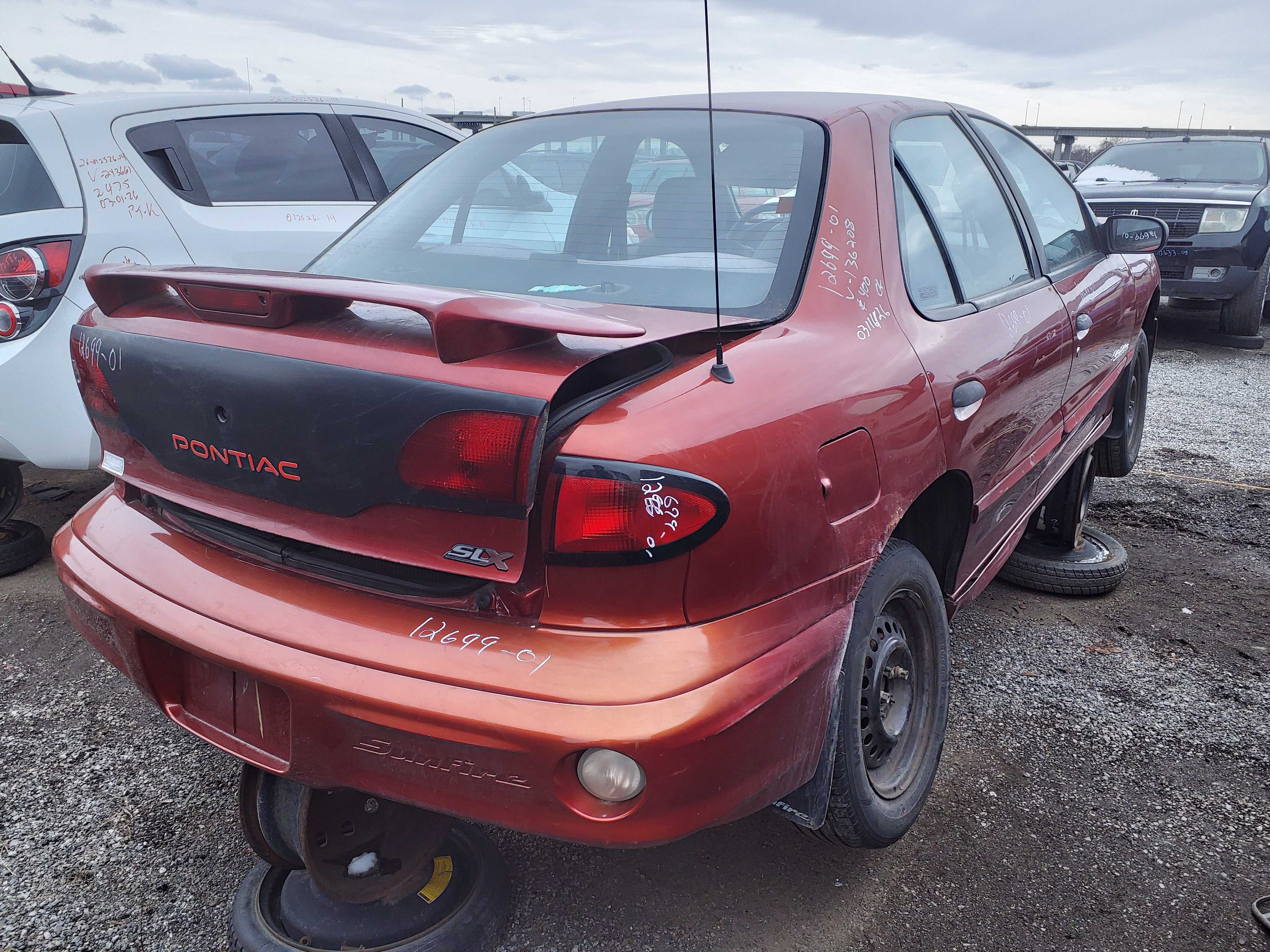 PONTIAC SUNFIRE 2001
