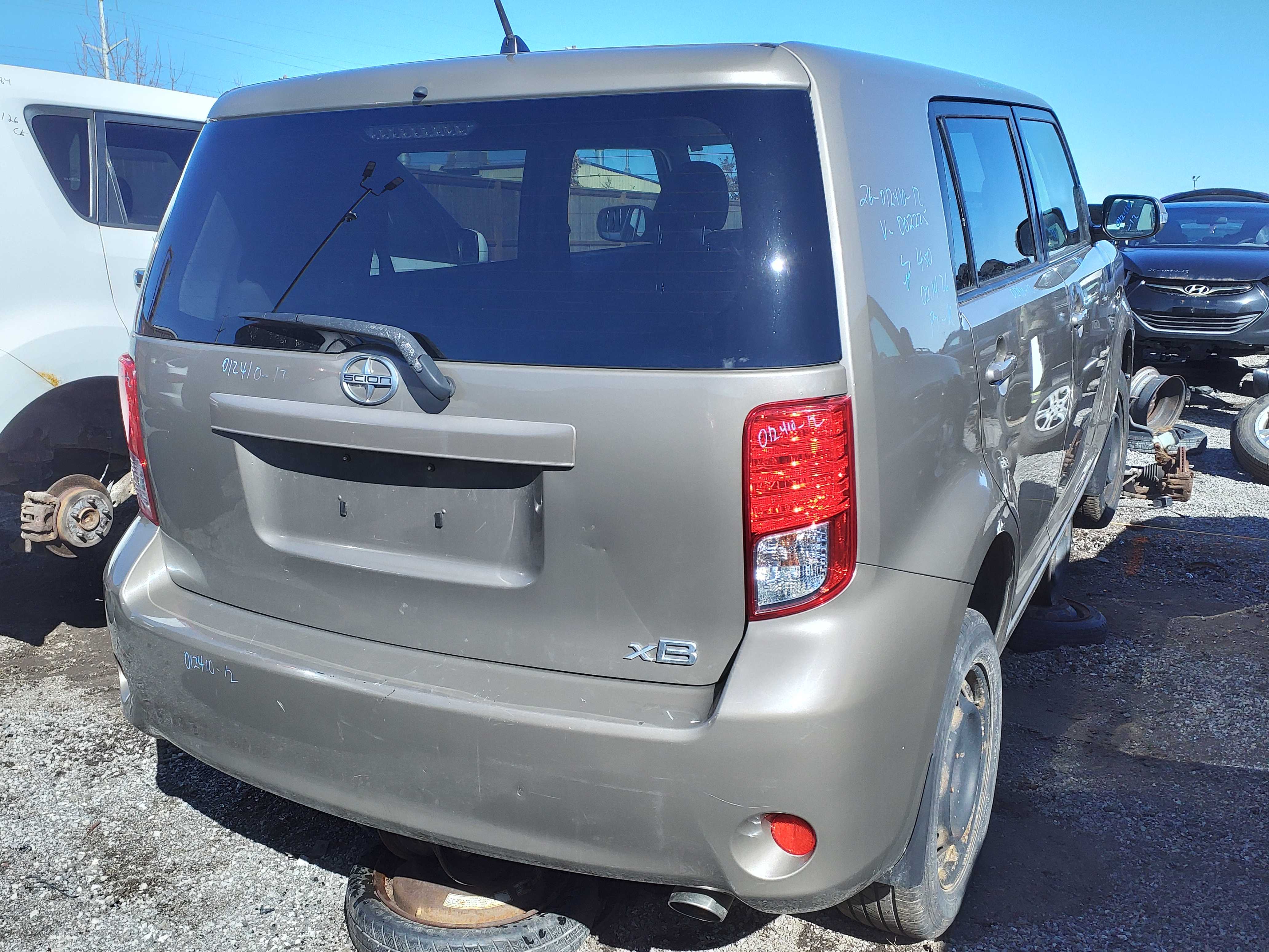 SCION XB 2012