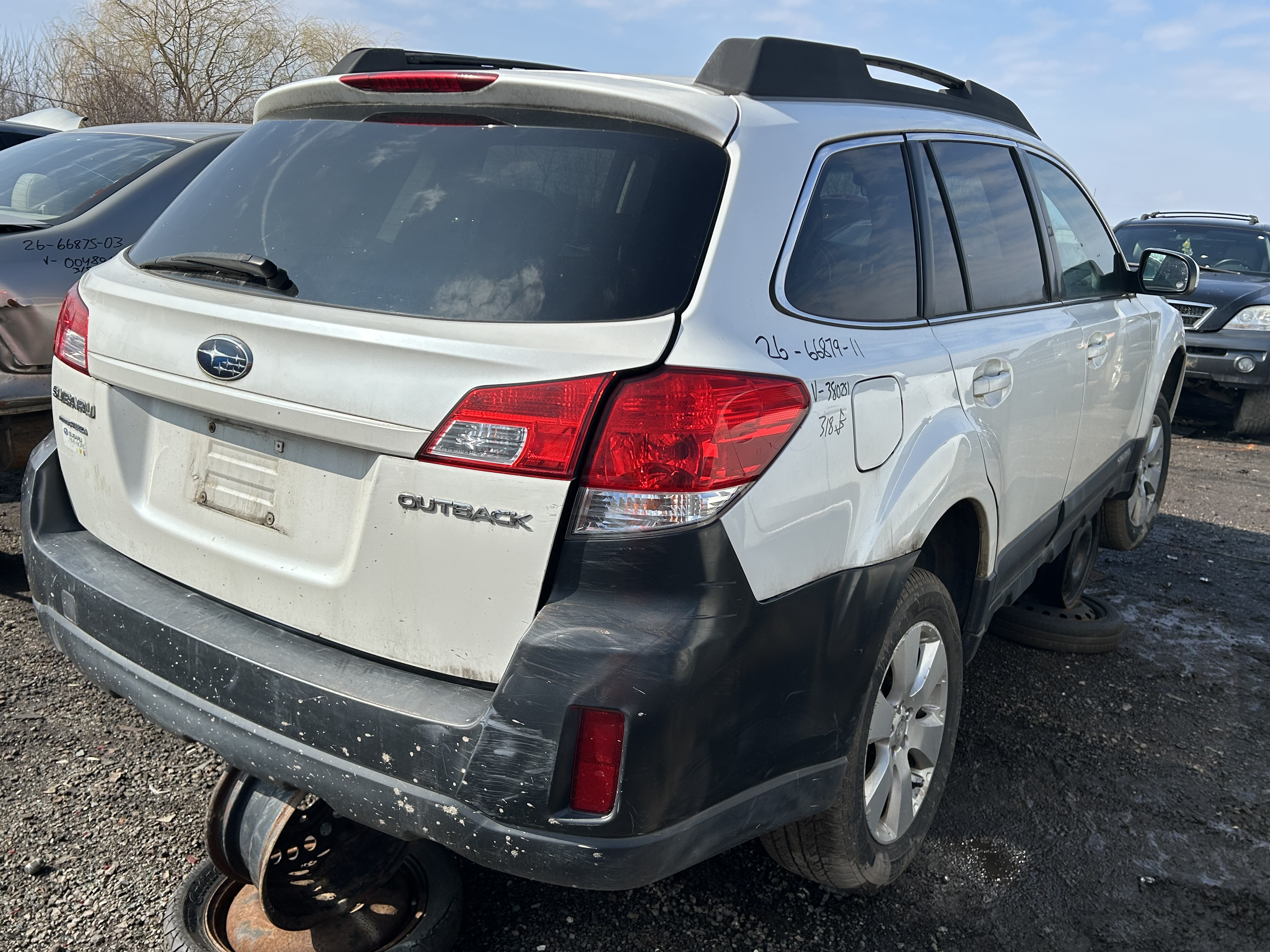 SUBARU OUTBACK 2011