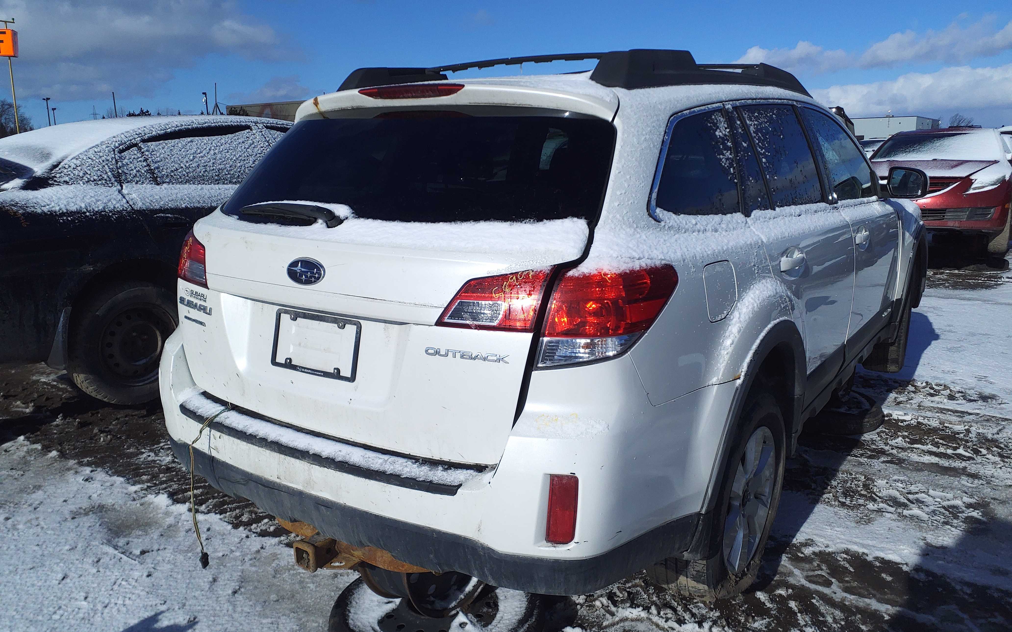 SUBARU OUTBACK 2011
