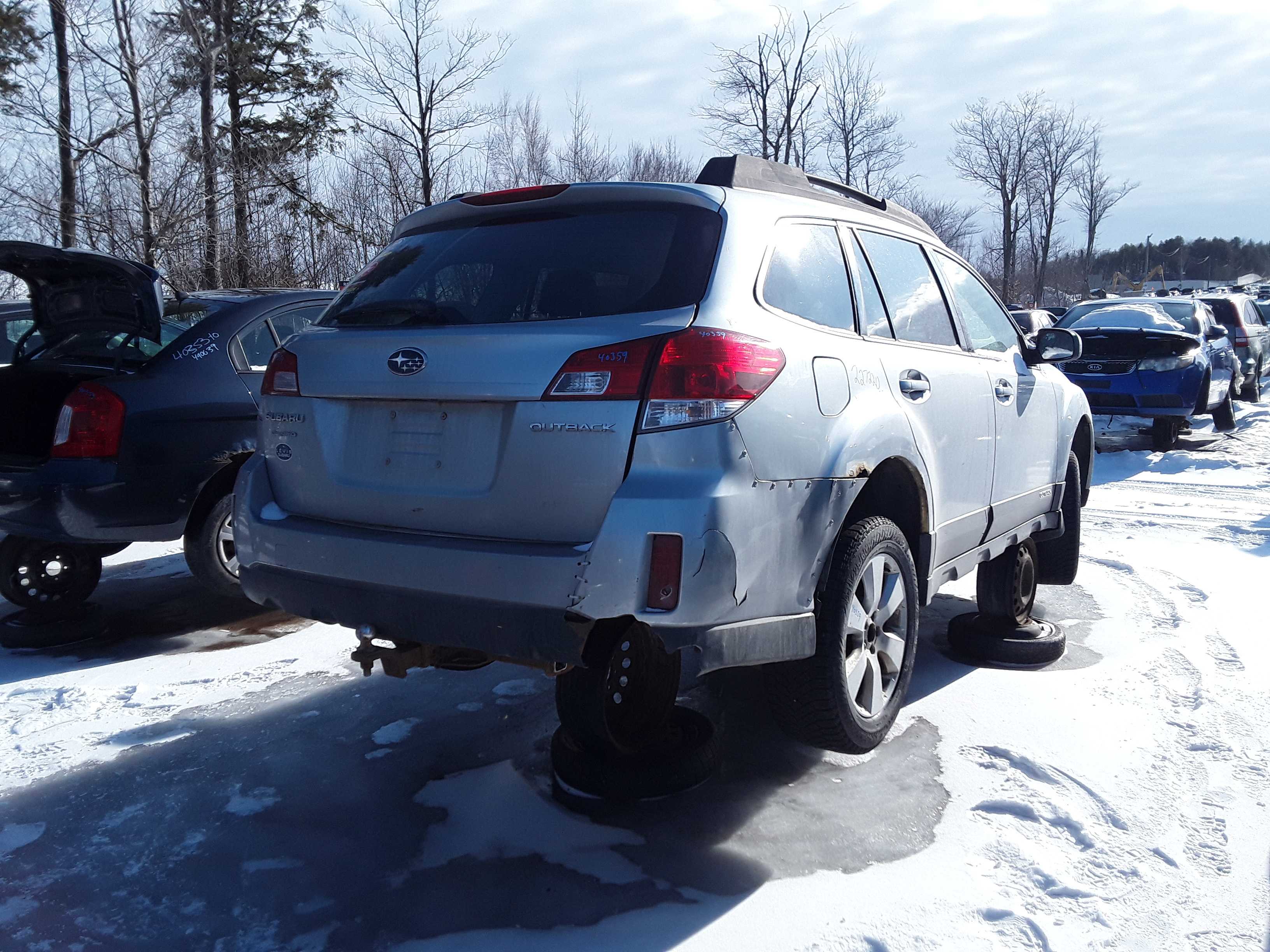SUBARU OUTBACK 2012