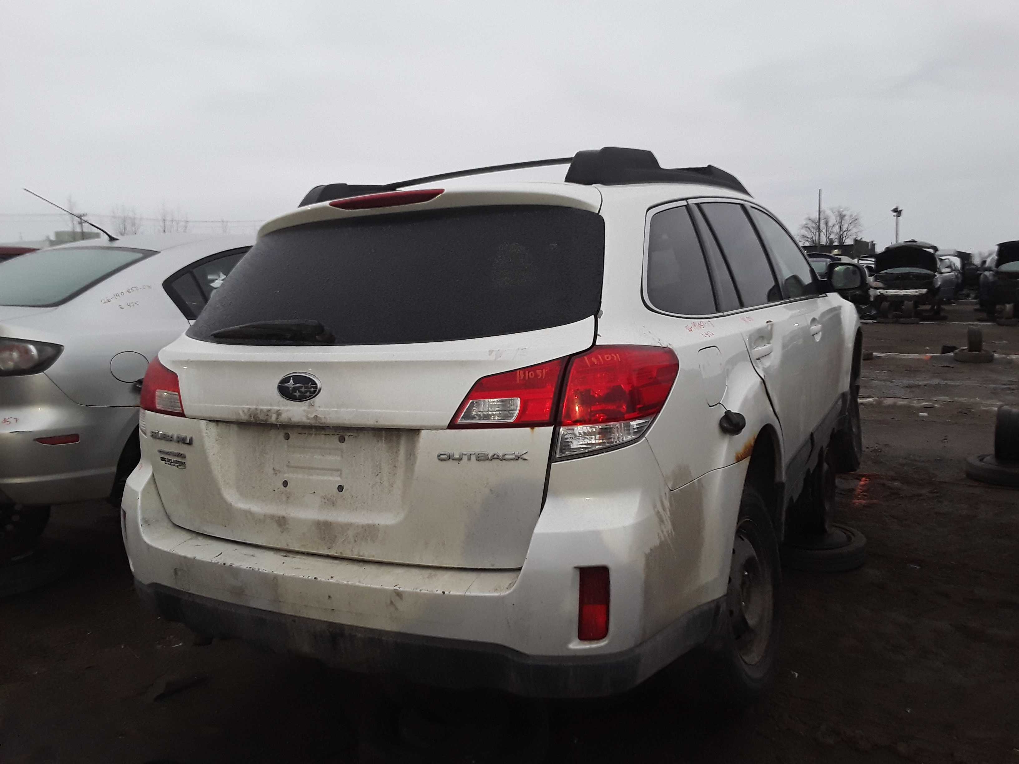 SUBARU OUTBACK 2013