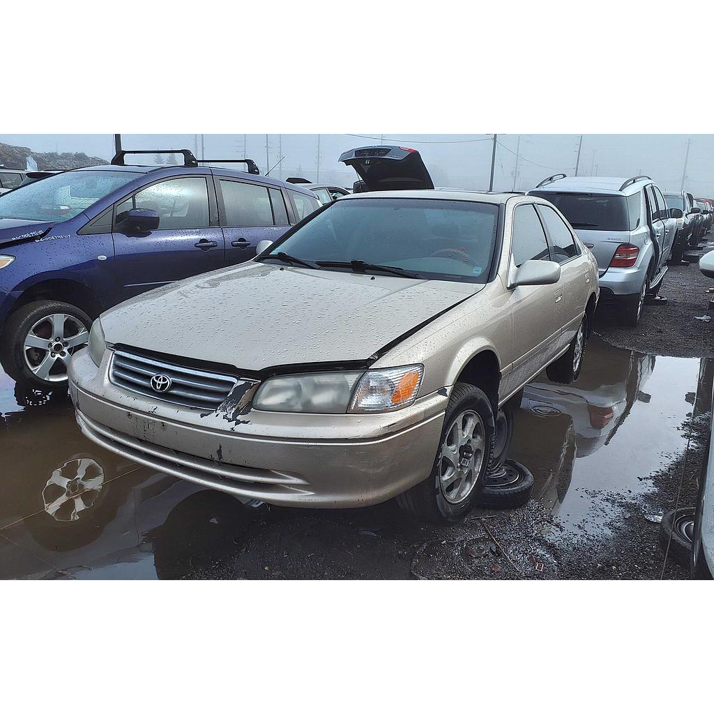 TOYOTA CAMRY 2001
