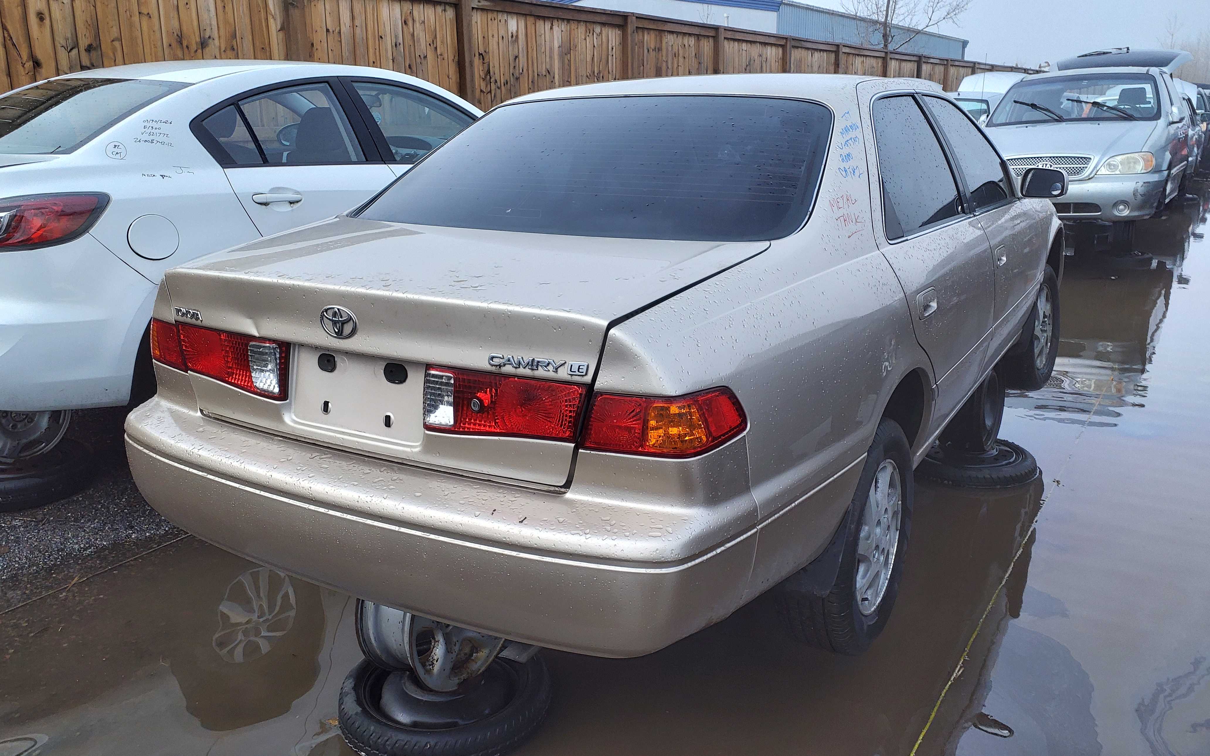TOYOTA CAMRY 2001