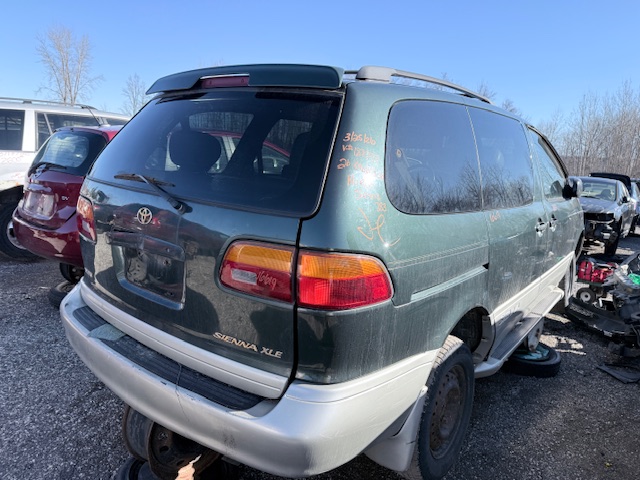 TOYOTA SIENNA 2000