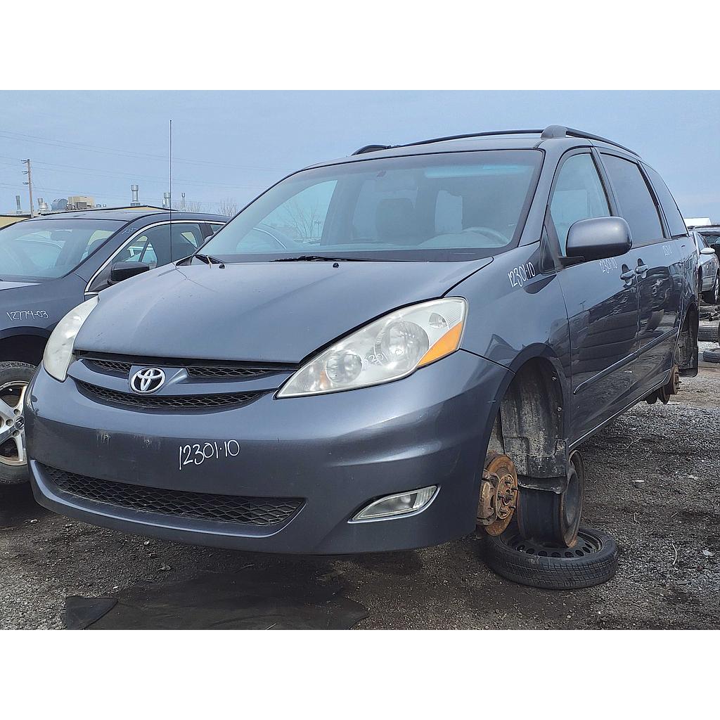 TOYOTA SIENNA 2010