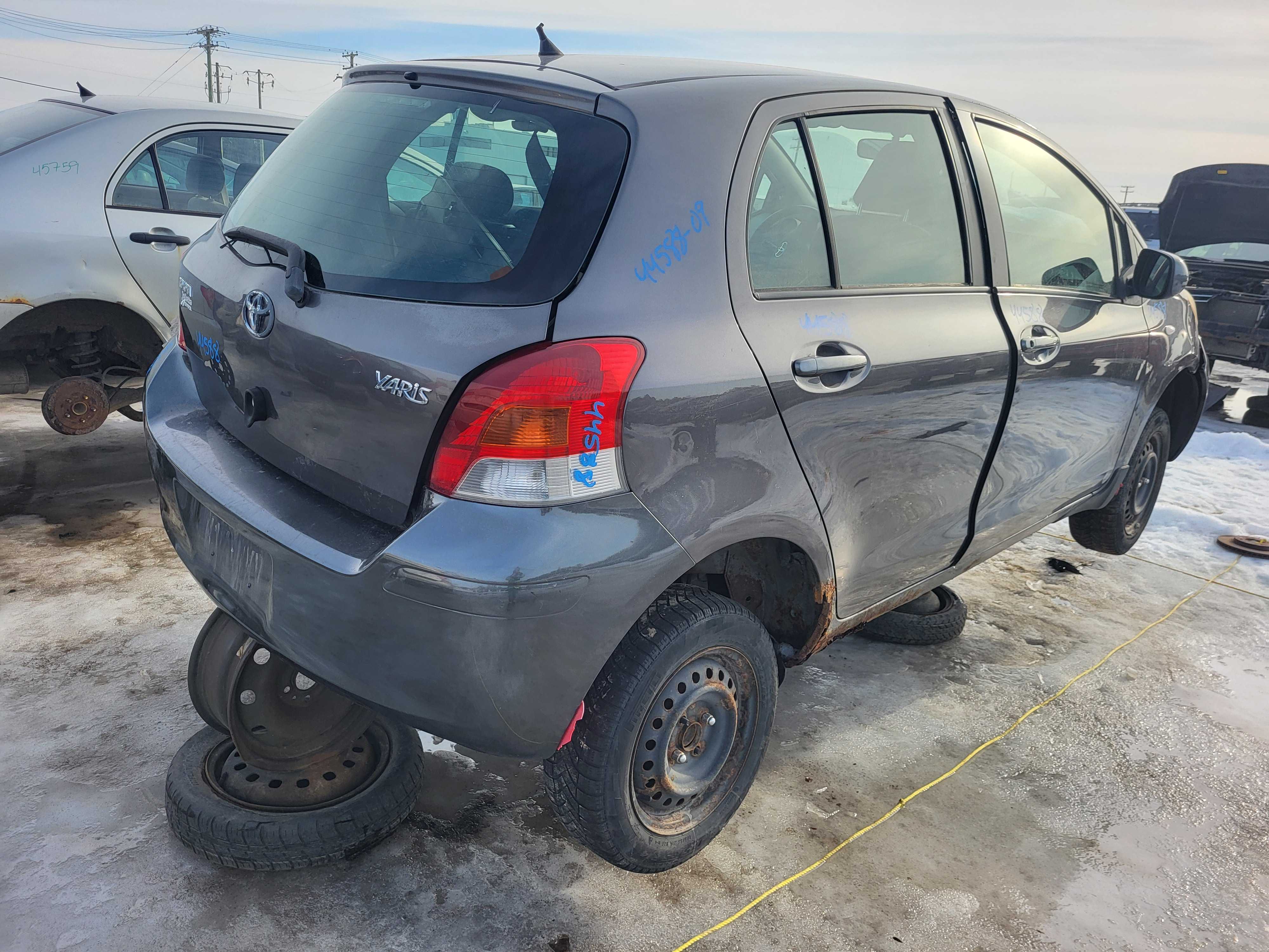 TOYOTA YARIS 2009