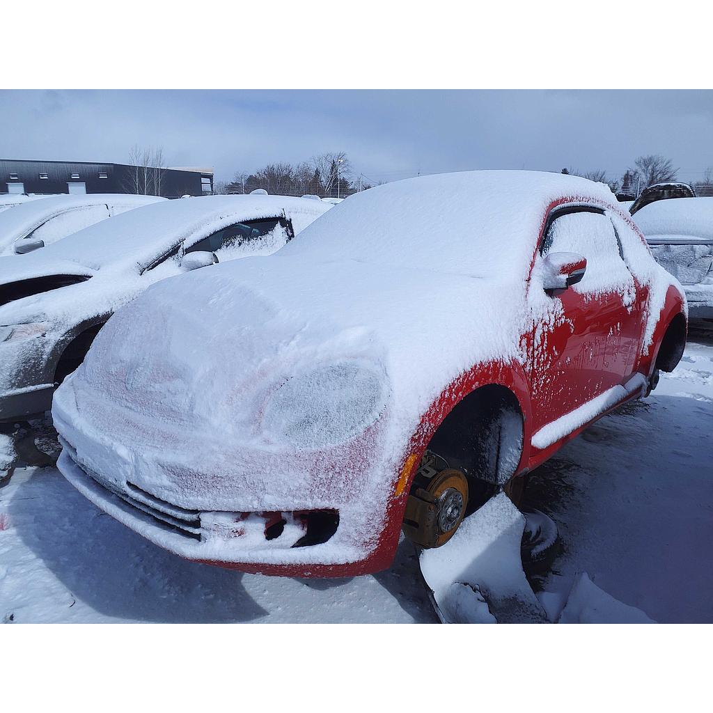 VOLKSWAGEN BEETLE 2012